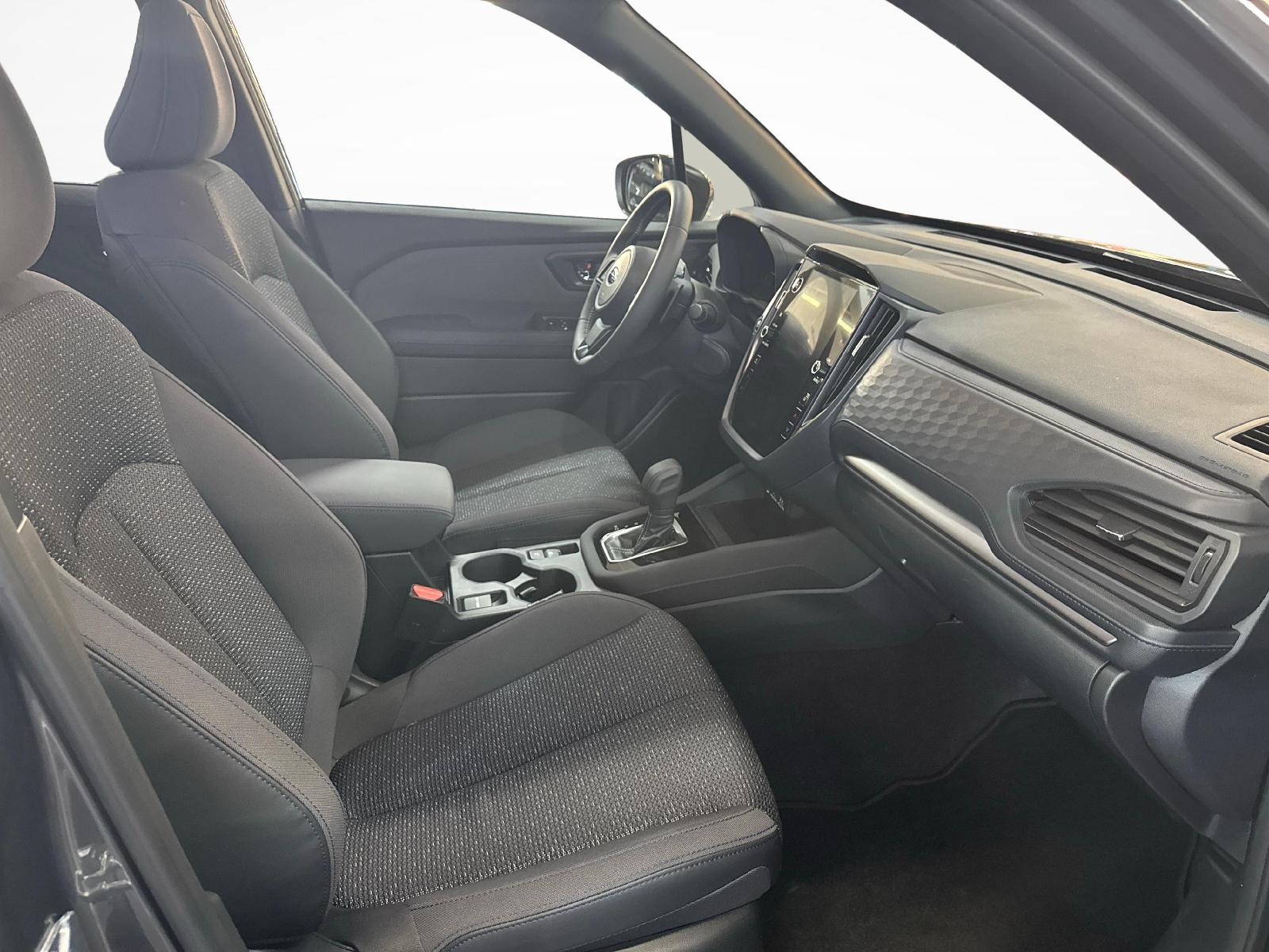 SUBARU Forester Station 2.0i e-Boxer Swiss Plus-image-8