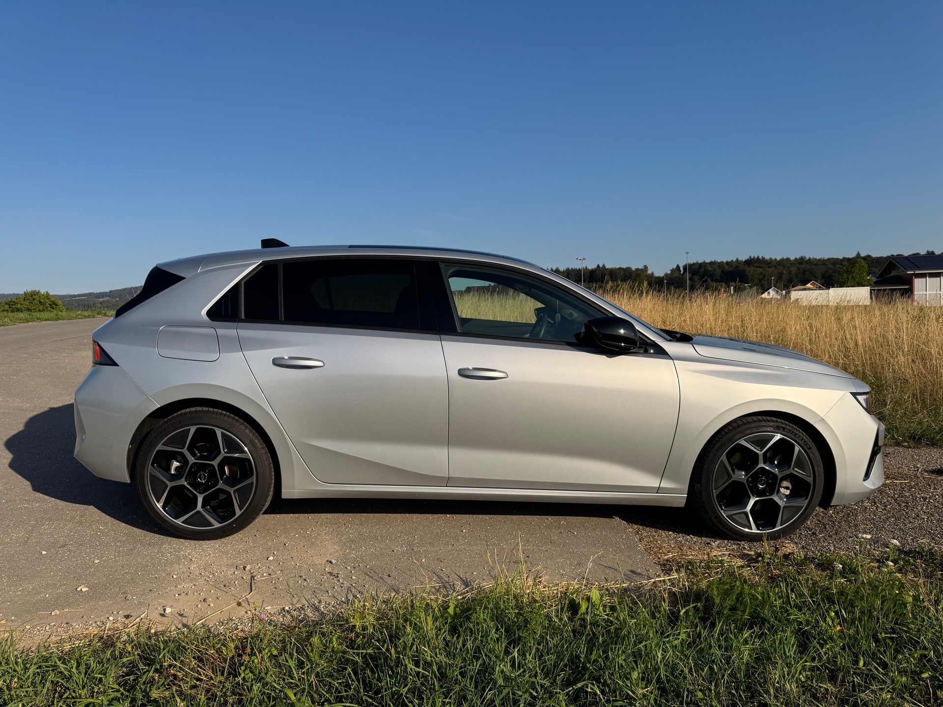 OPEL 1.6 T PHEV 180 Ultimate-image-1