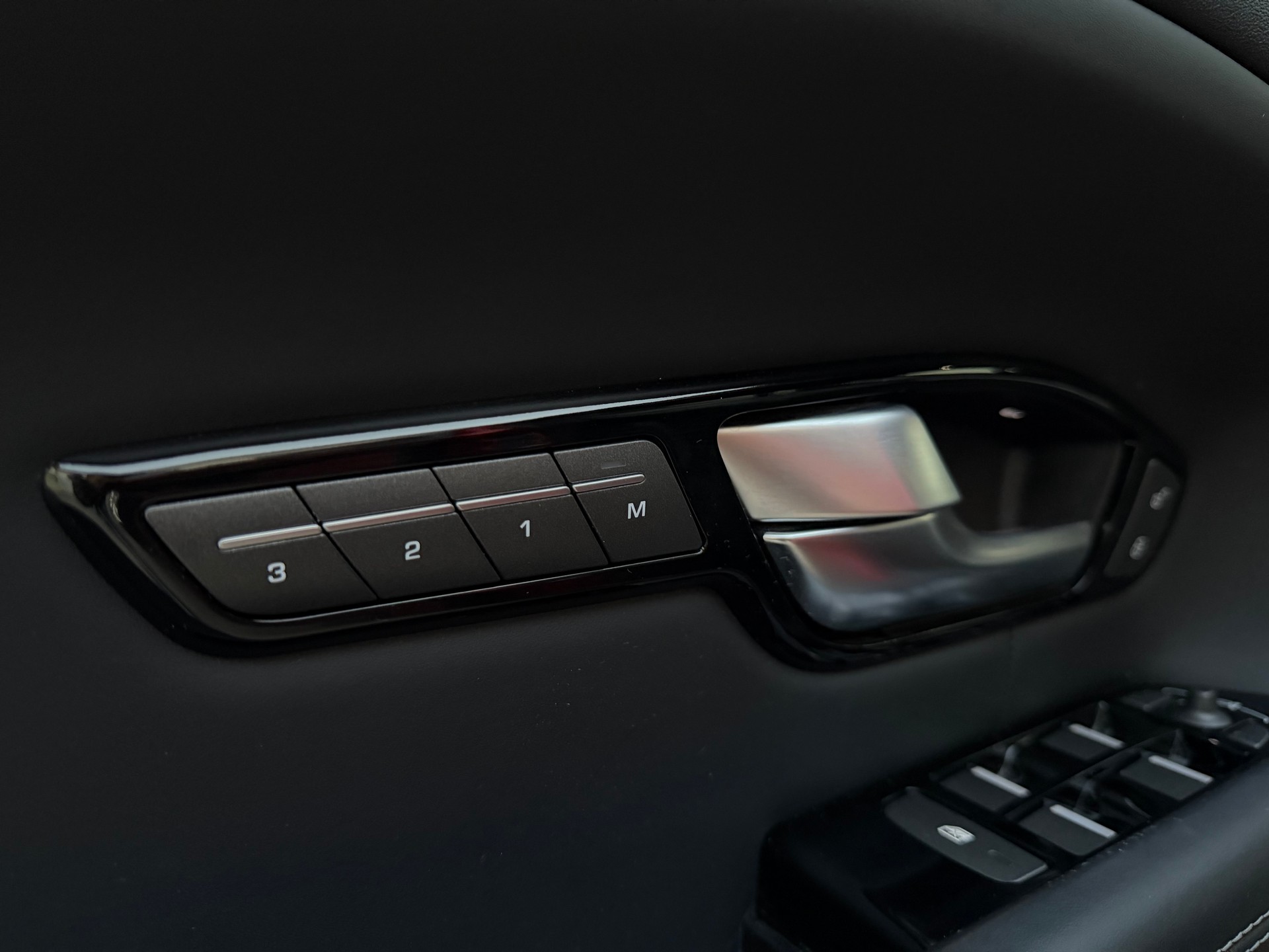 LAND ROVER Range Rover Evoque 2.0 TD4 HSE Dynamic AT9-image-21