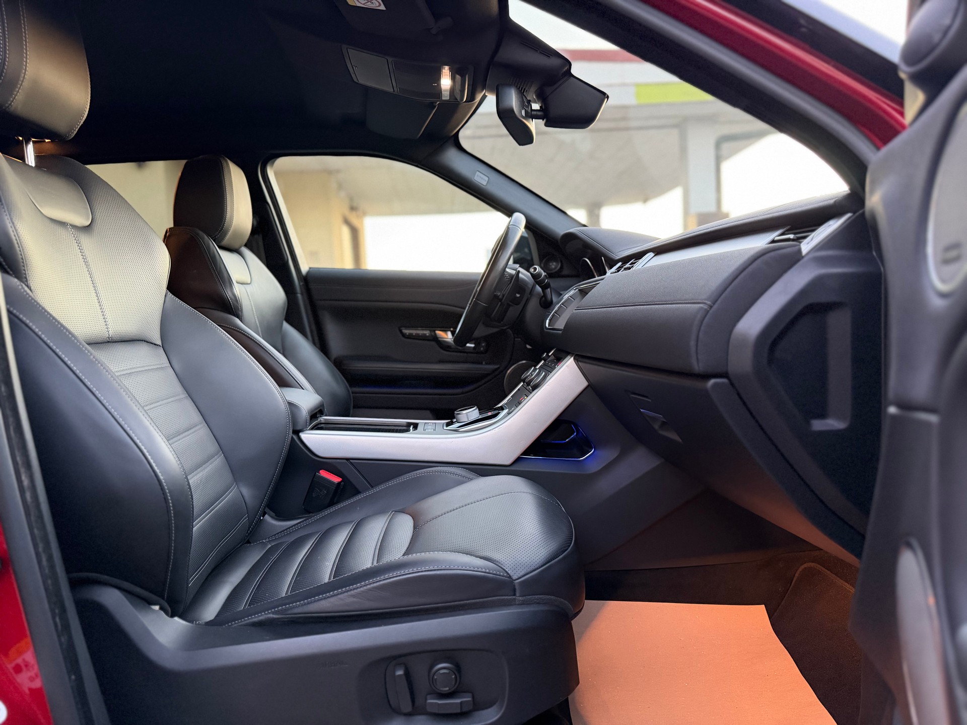 LAND ROVER Range Rover Evoque 2.0 TD4 HSE Dynamic AT9-image-14