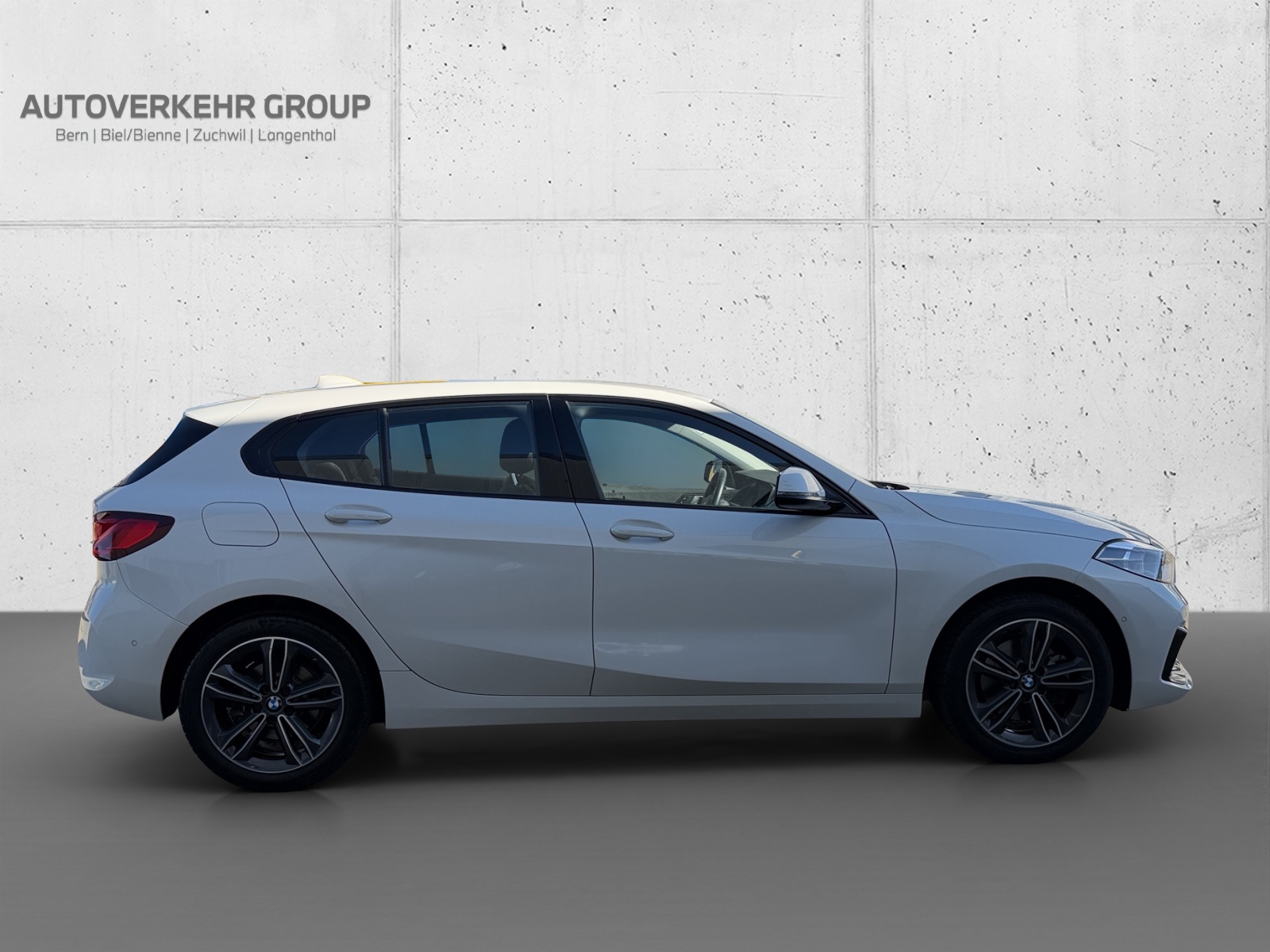 BMW 118i Sport Steptronic-image-5