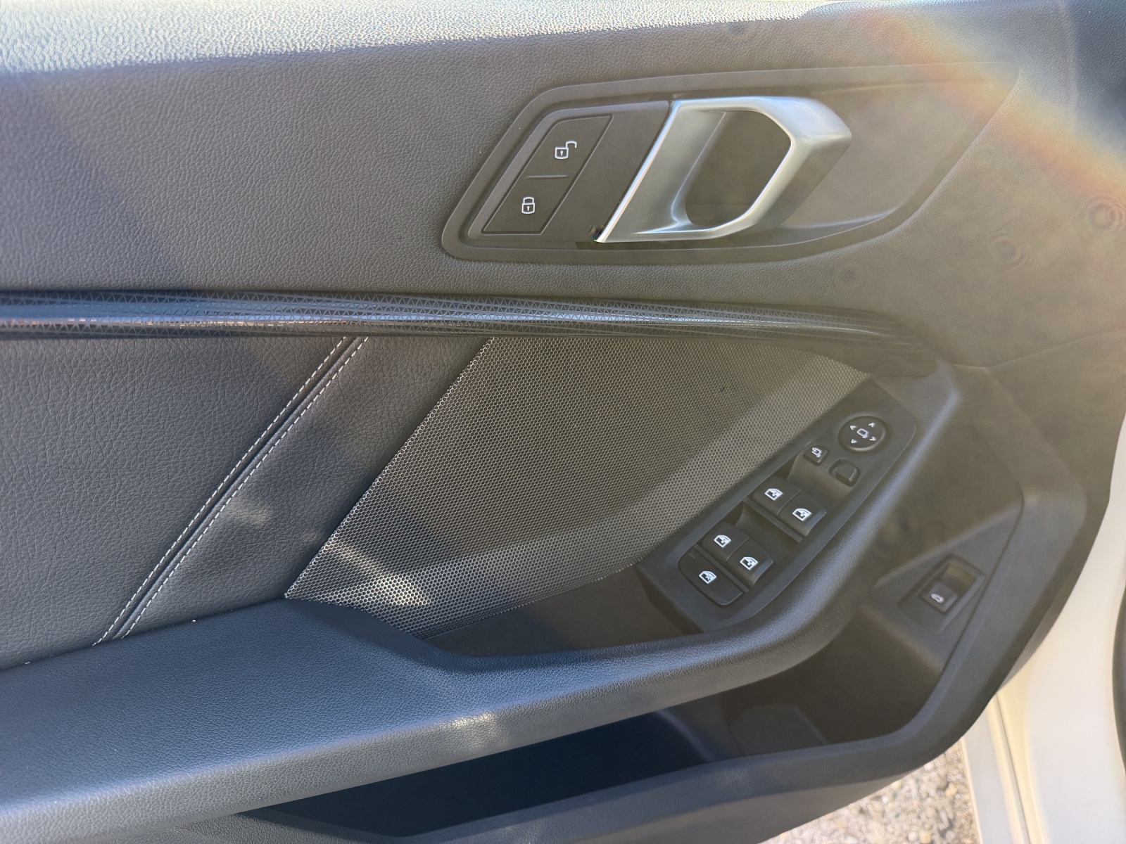 BMW 118i Sport Steptronic-image-19