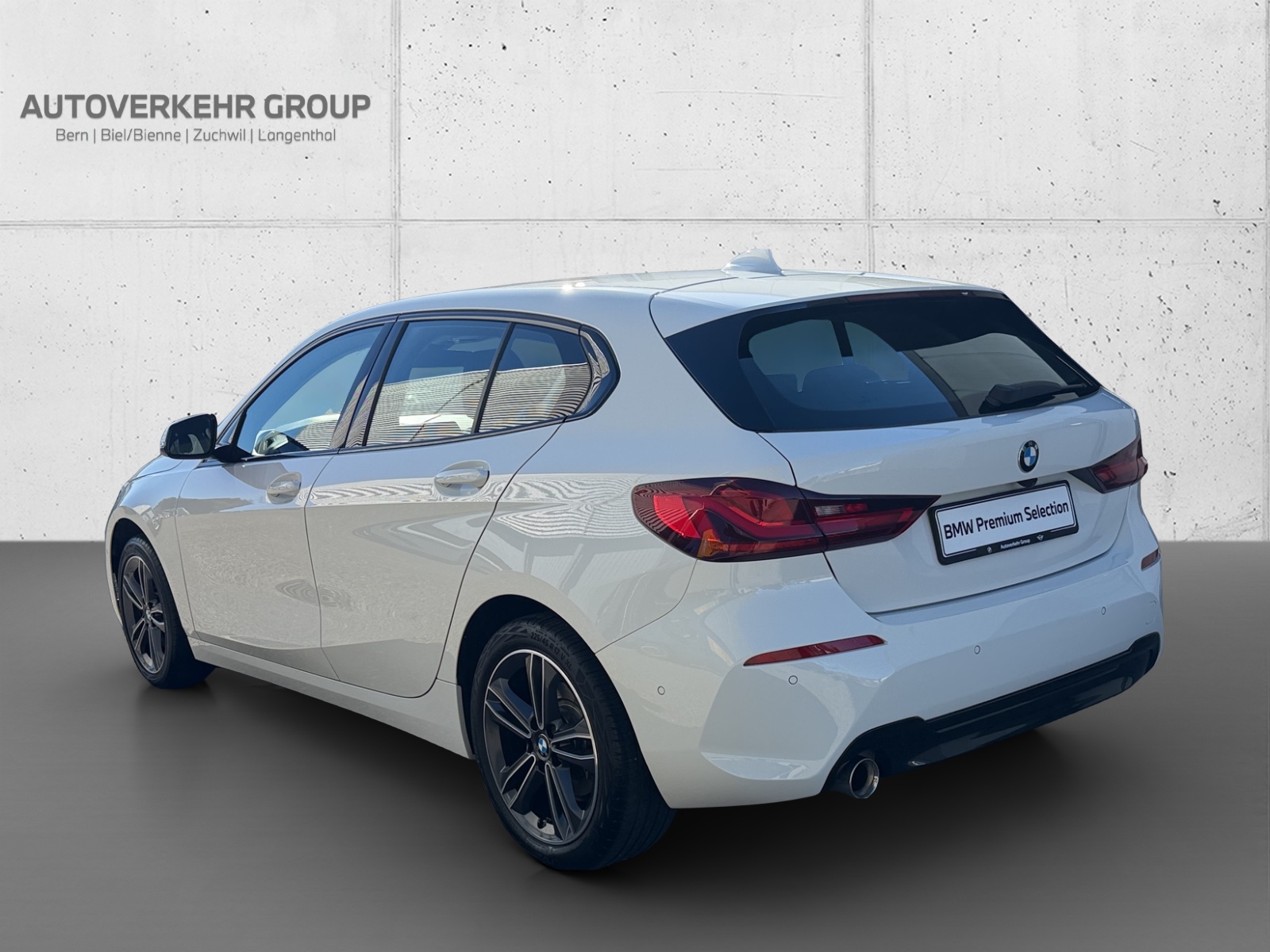BMW 118i Sport Steptronic-image-2
