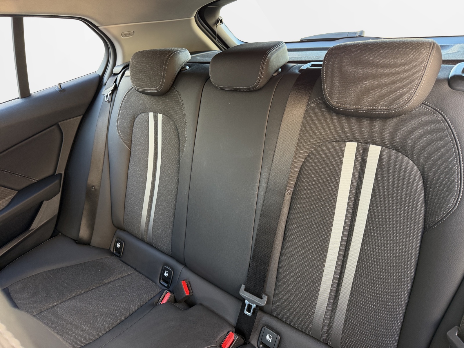 BMW 118i Sport Steptronic-image-18