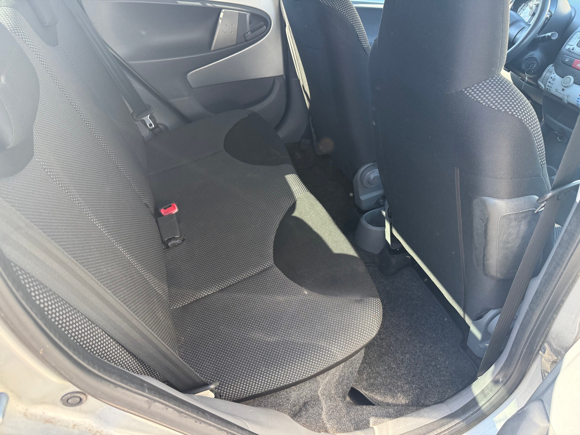 TOYOTA Aygo 1.0 Linea Terra-image-9