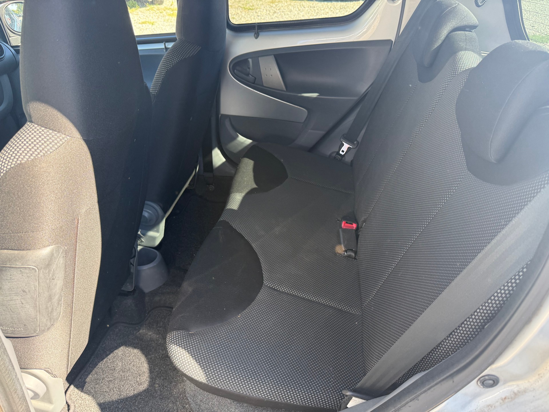 TOYOTA Aygo 1.0 Linea Terra-image-5