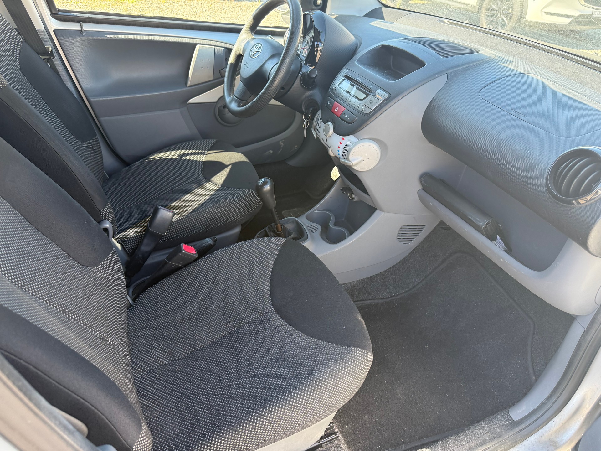 TOYOTA Aygo 1.0 Linea Terra-image-10