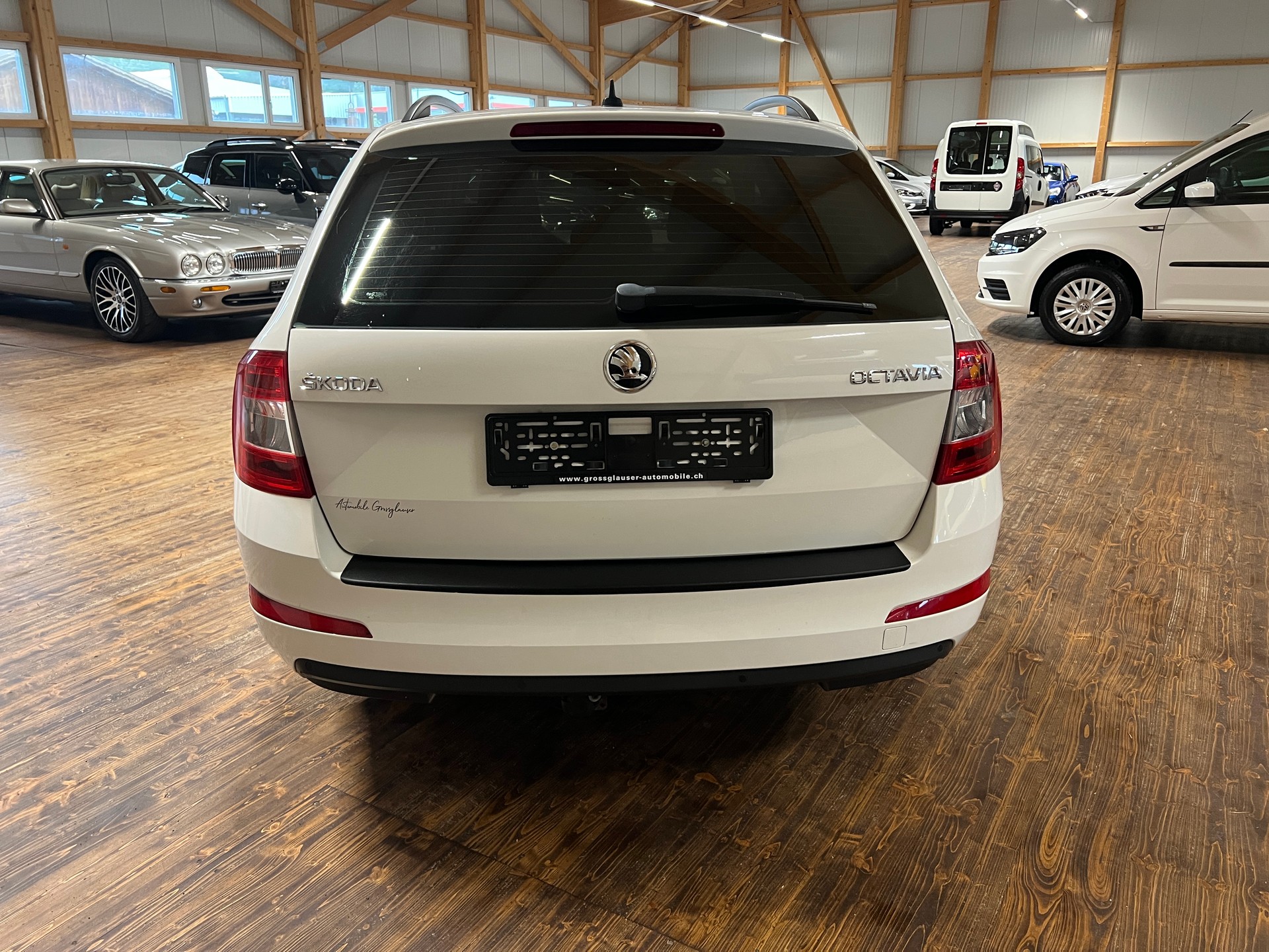 SKODA Octavia Combi 2.0 TDI Style 4x4-image-5