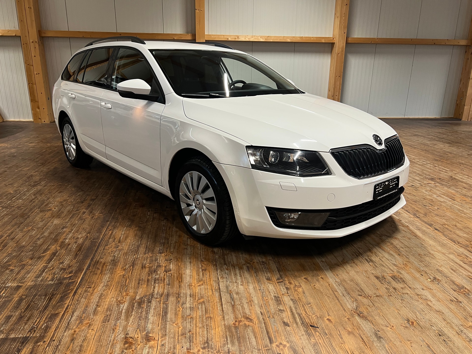 SKODA Octavia Combi 2.0 TDI Style 4x4-image-2