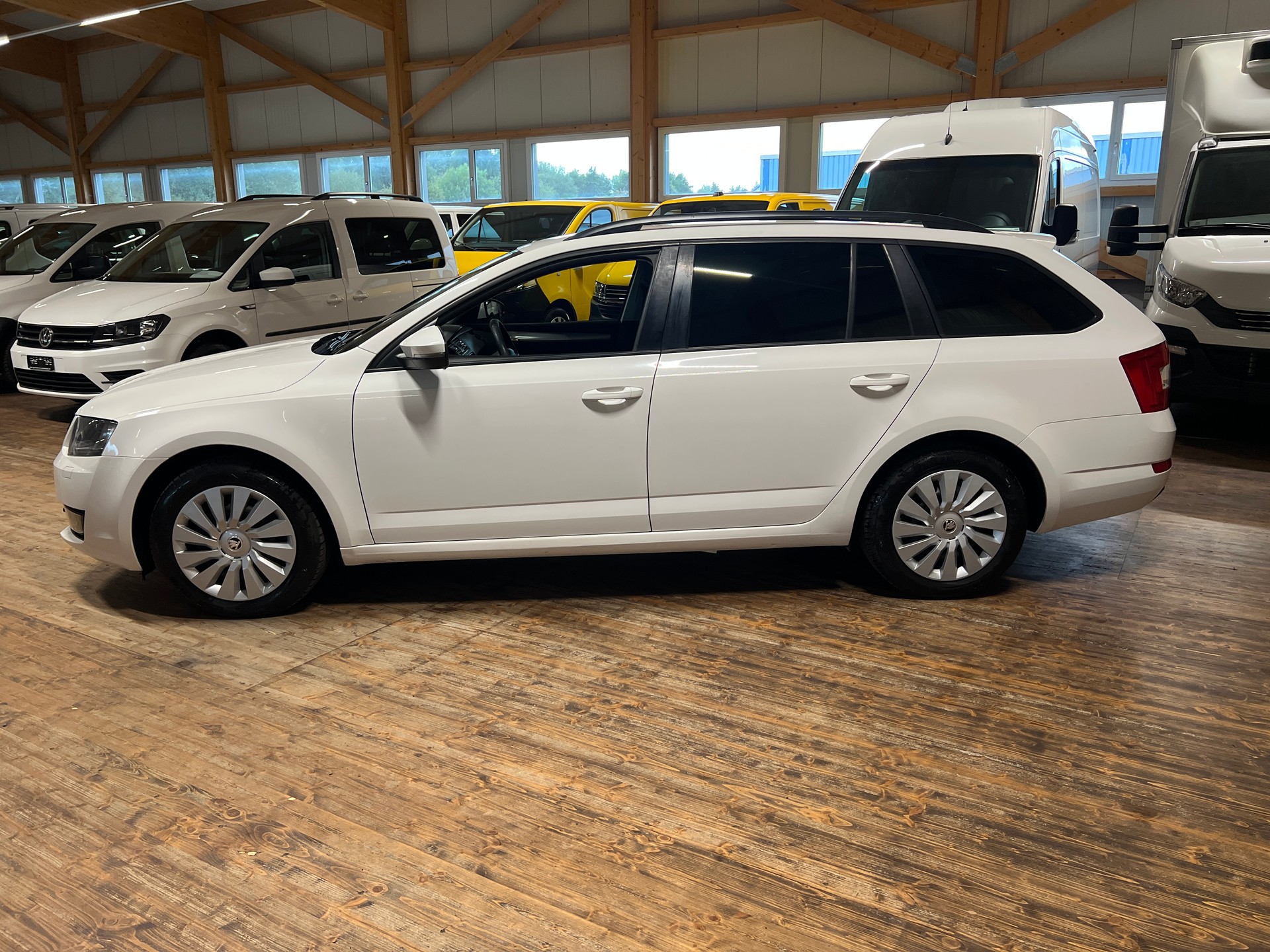 SKODA Octavia Combi 2.0 TDI Style 4x4-image-7