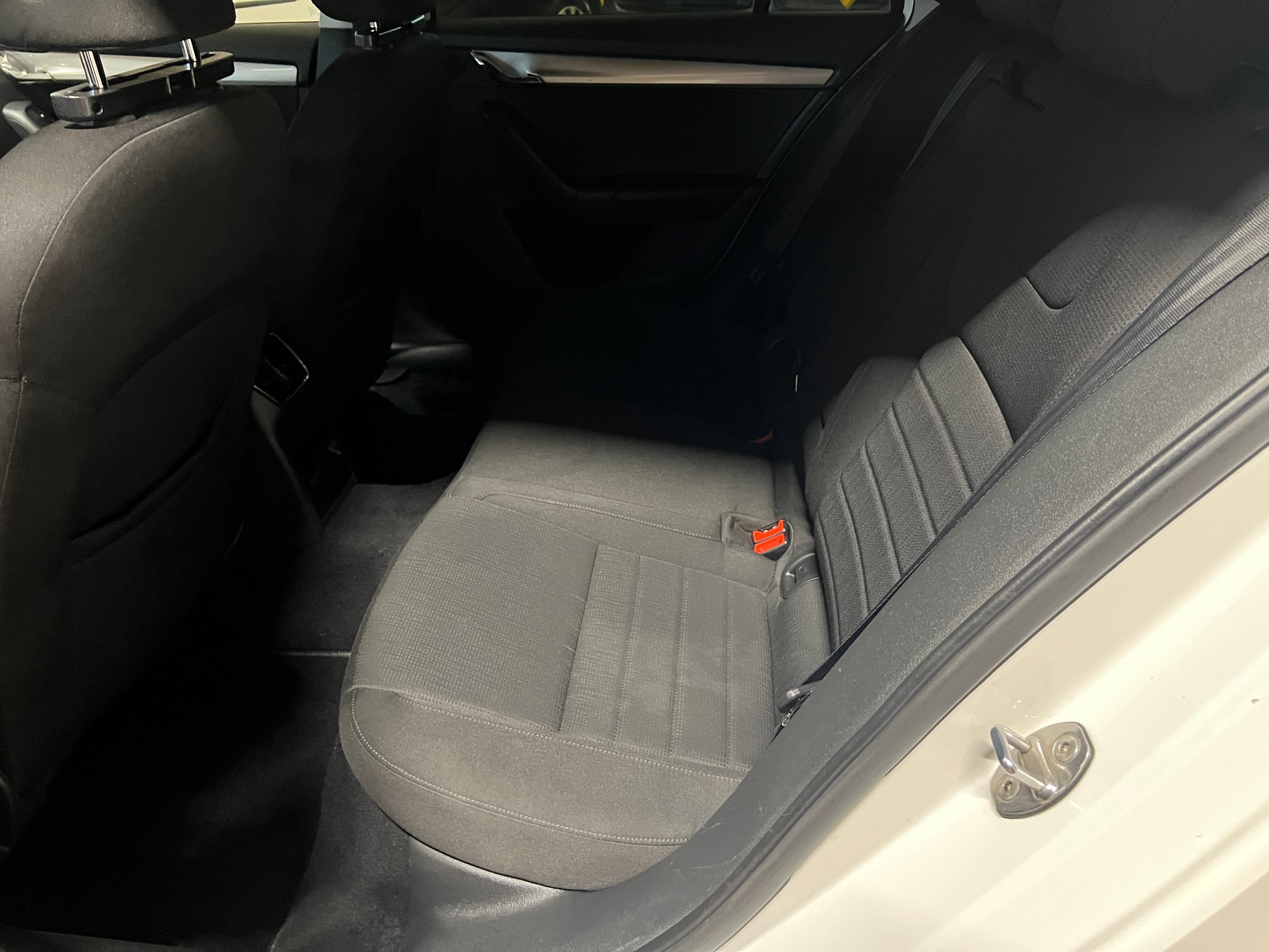 SKODA Octavia Combi 2.0 TDI Style 4x4-image-15