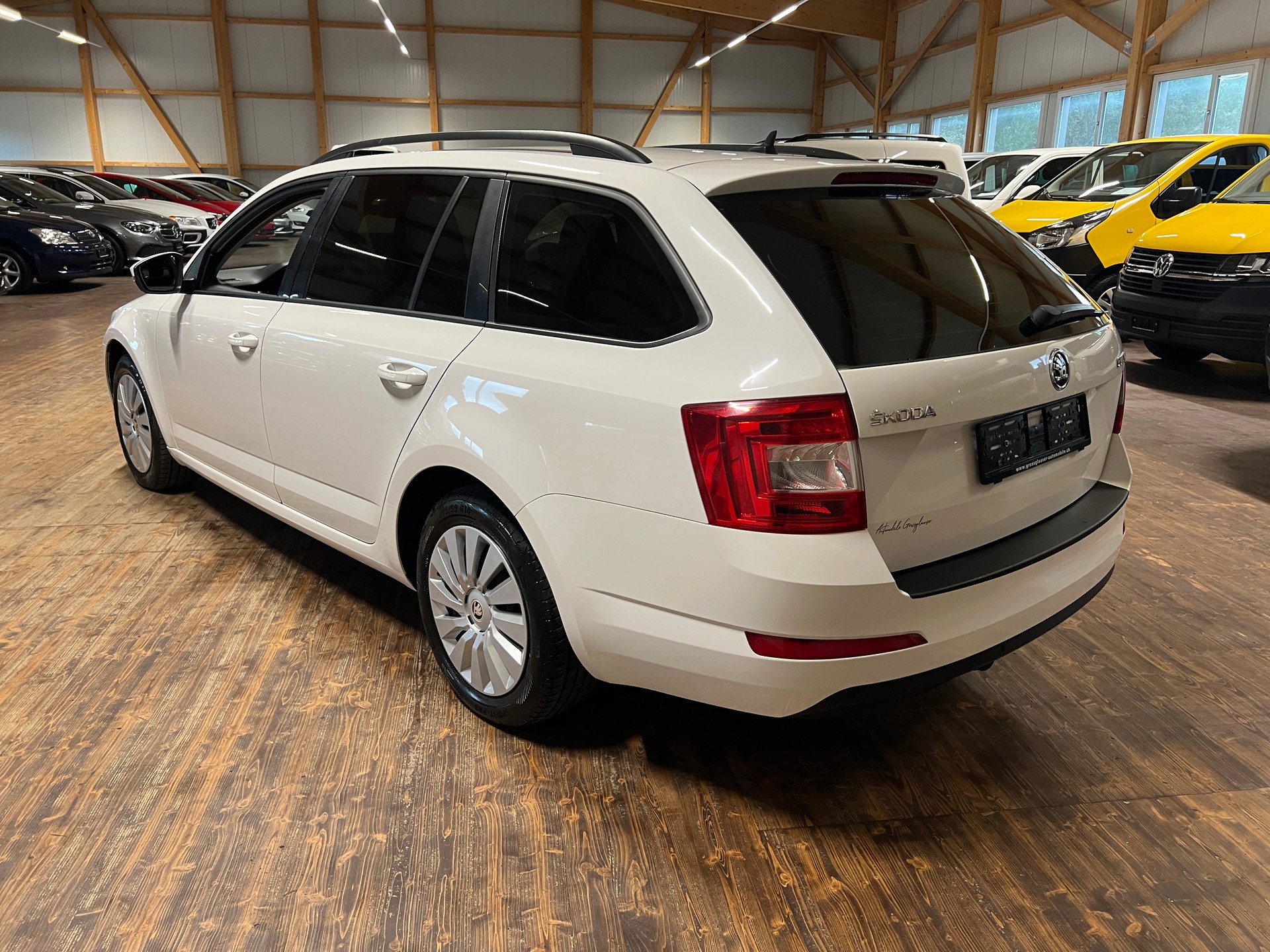 SKODA Octavia Combi 2.0 TDI Style 4x4-image-6