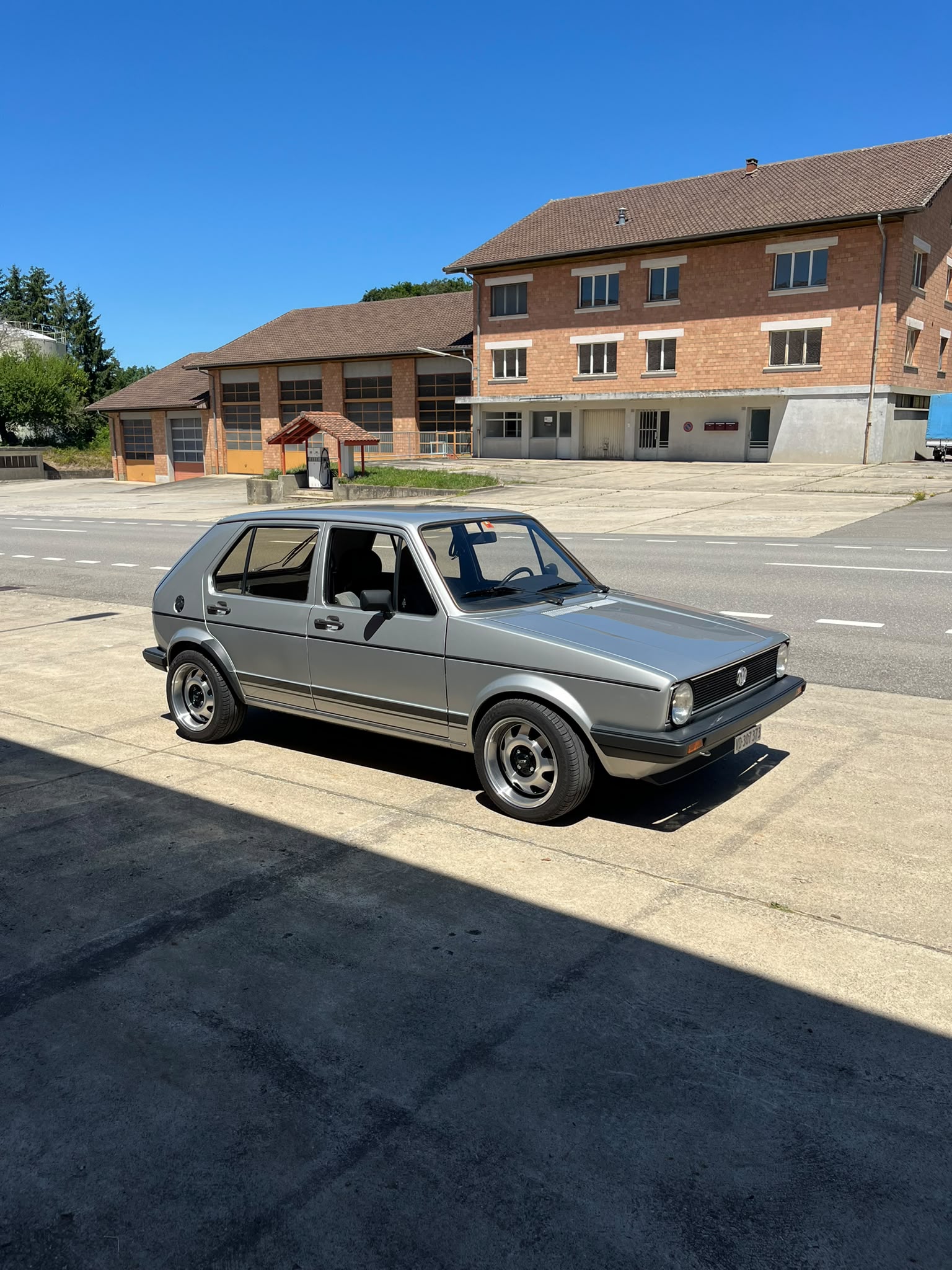 VW 1-image-0