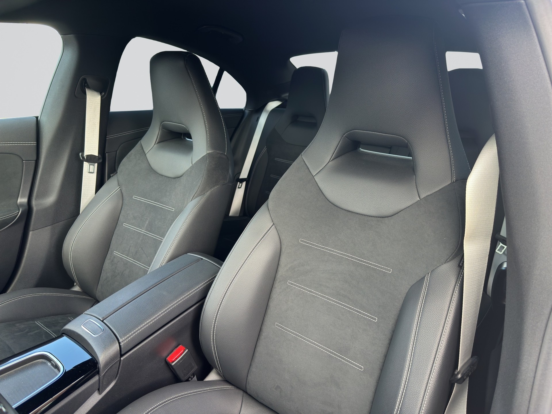 MERCEDES-BENZ CLA 220 d 8G-DCT AMG Edition-image-5