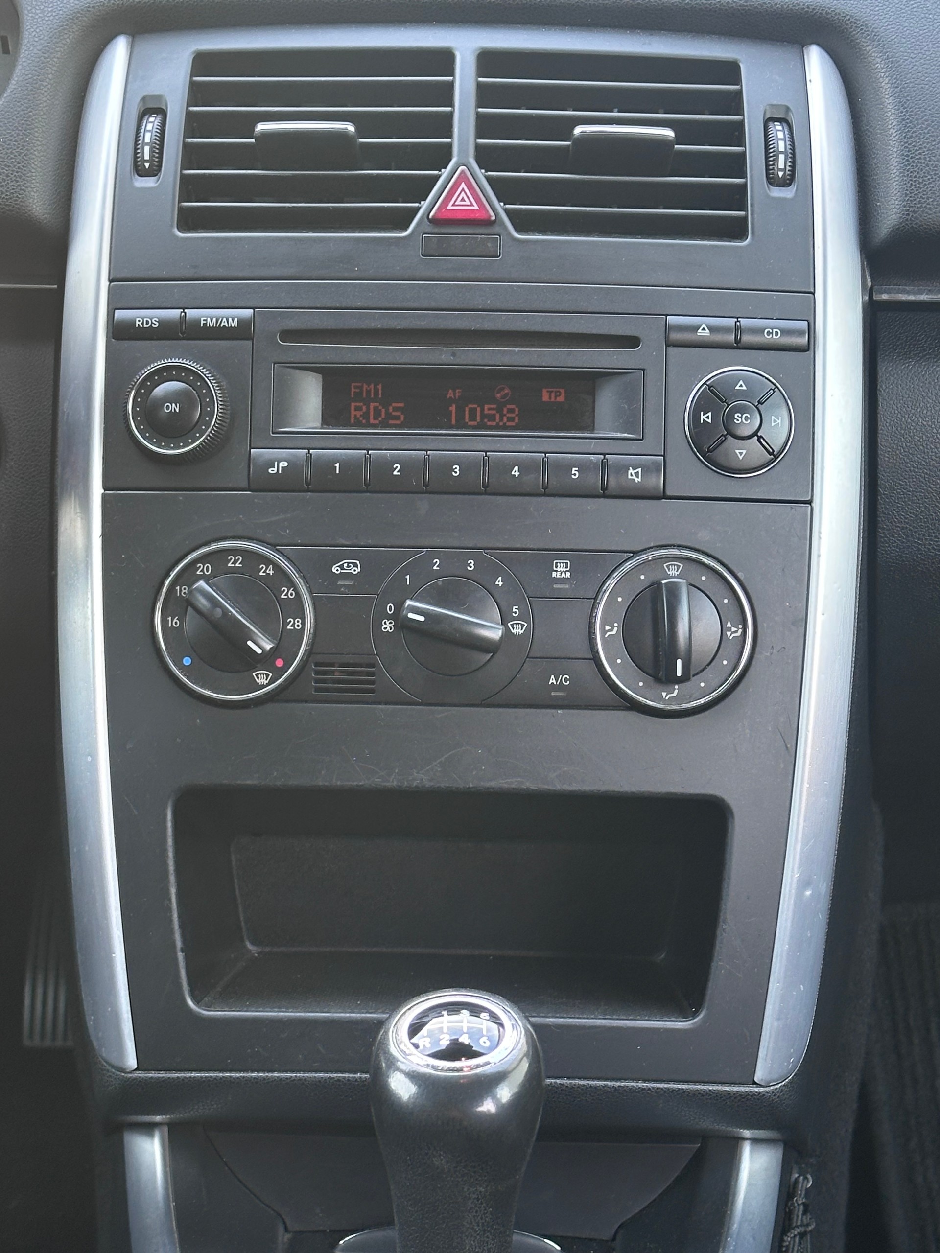 MERCEDES-BENZ B 180 CDI Klima, Multitasking Lenkrad, Parksensoren-image-13