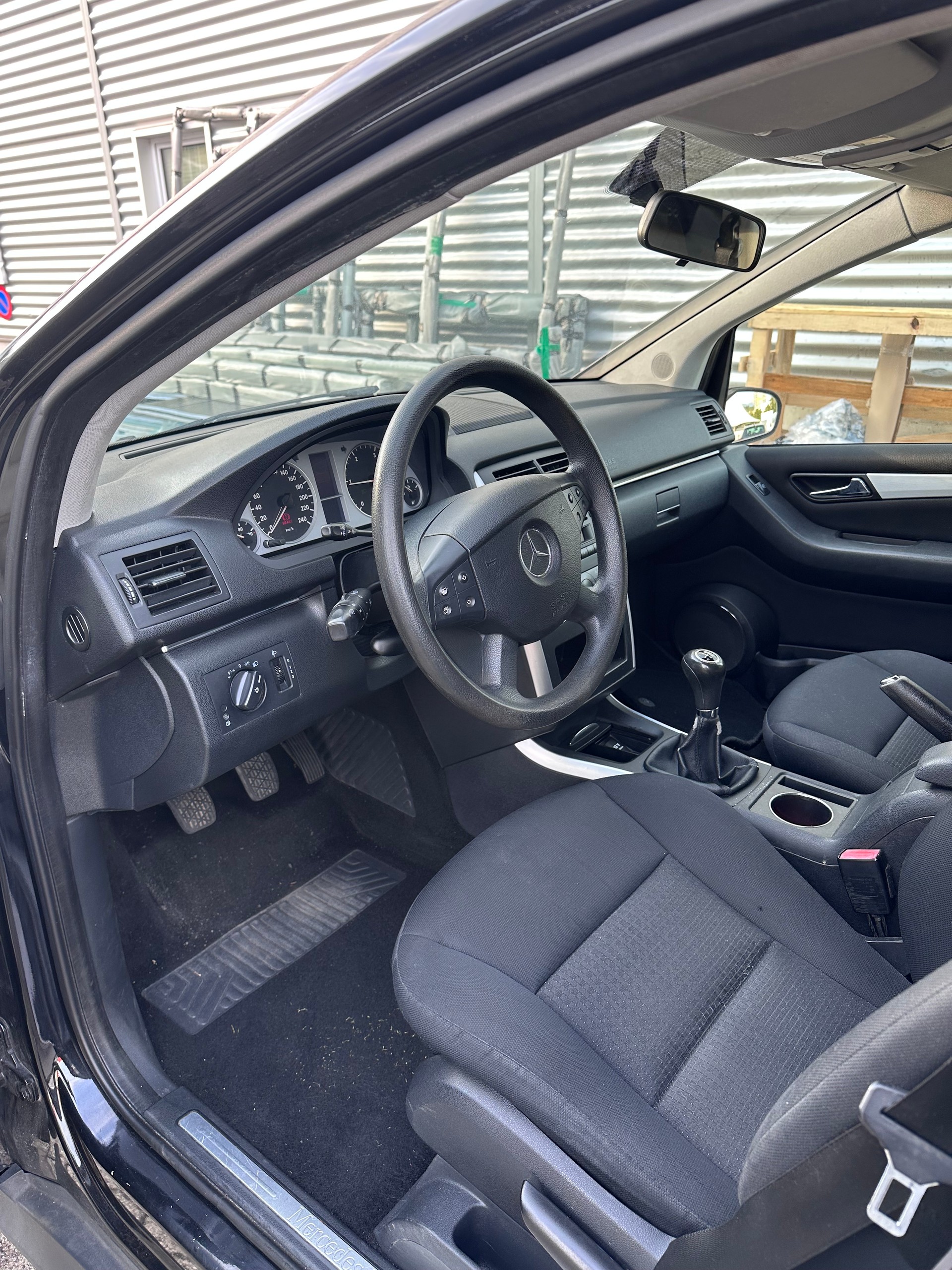 MERCEDES-BENZ B 180 CDI Klima, Multitasking Lenkrad, Parksensoren-image-8