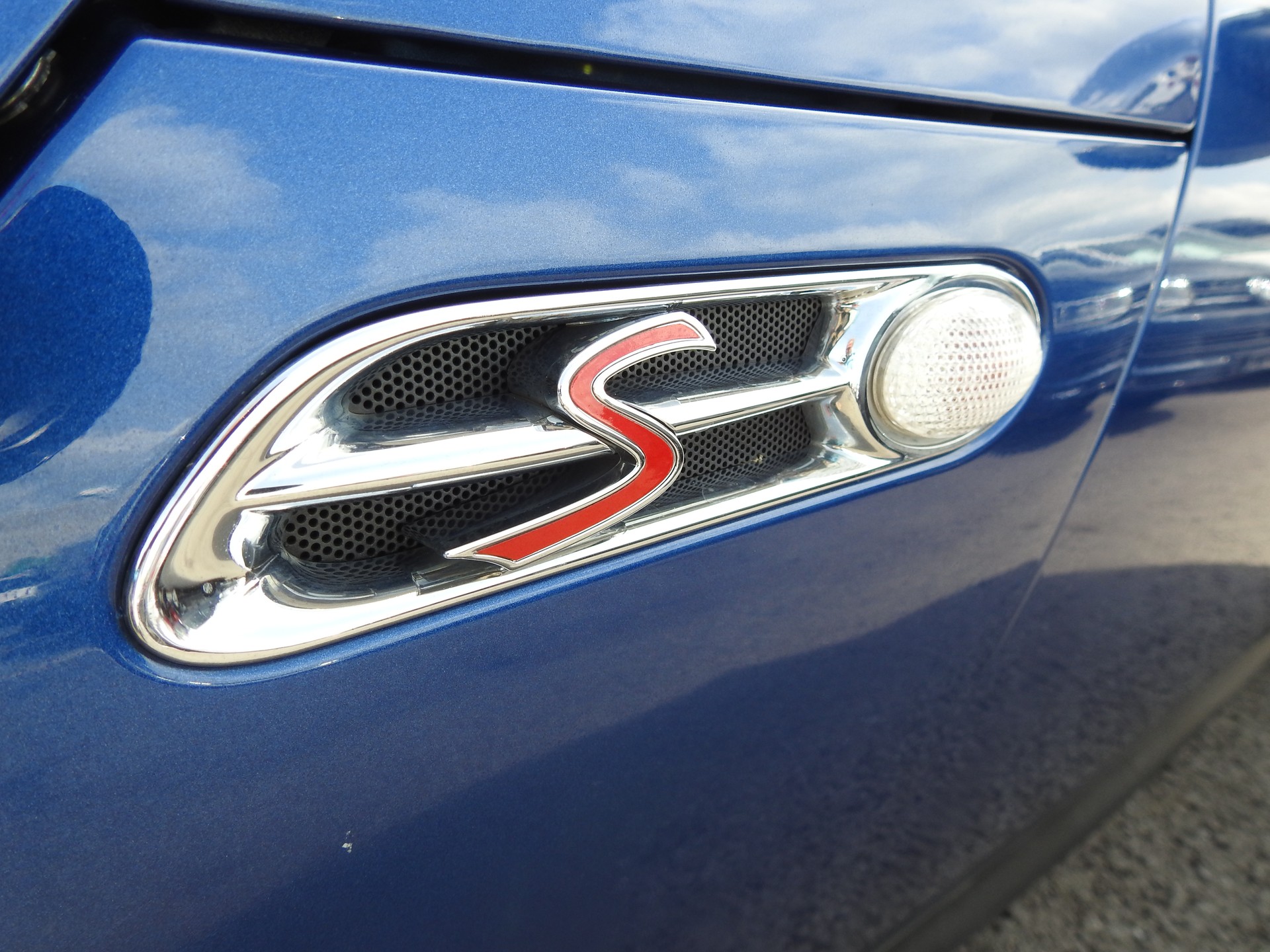 MINI Cooper S John Cooper Works Cabriolet-image-31