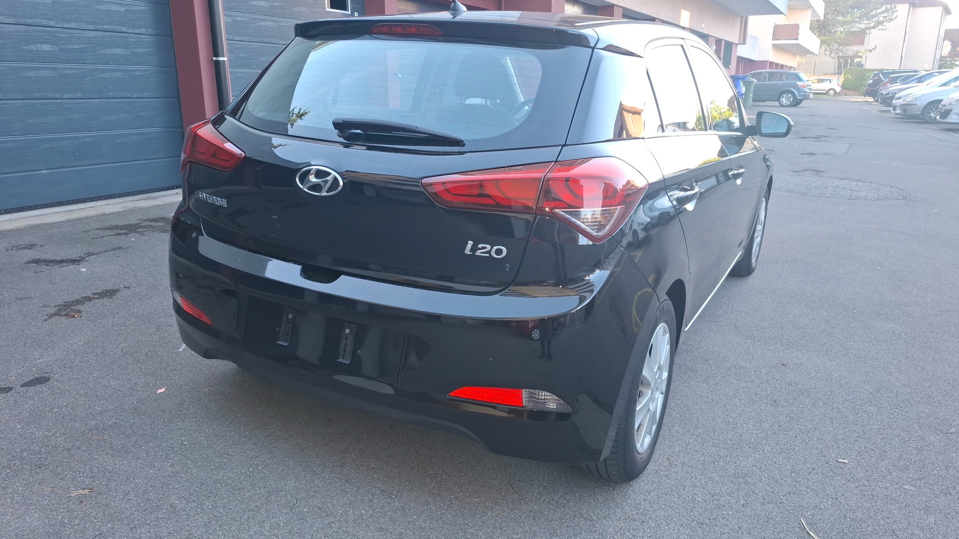 HYUNDAI i20-image-2