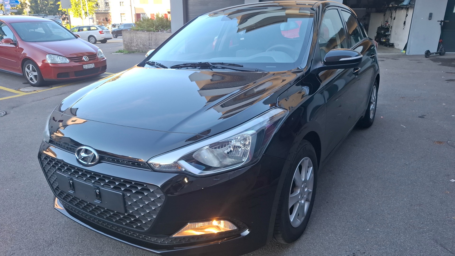 HYUNDAI i20-image-5