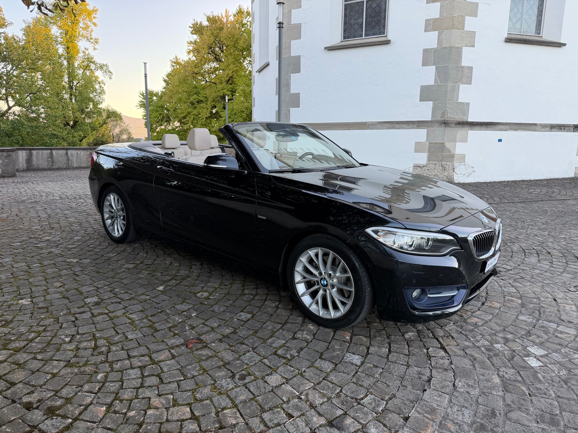 BMW 220d Luxury Line Steptronic / Frisch ab MFK / Service gepflegt bei BMW / 36 Monate Garantie exkl. / Leder / Navi / Xenon-image-3