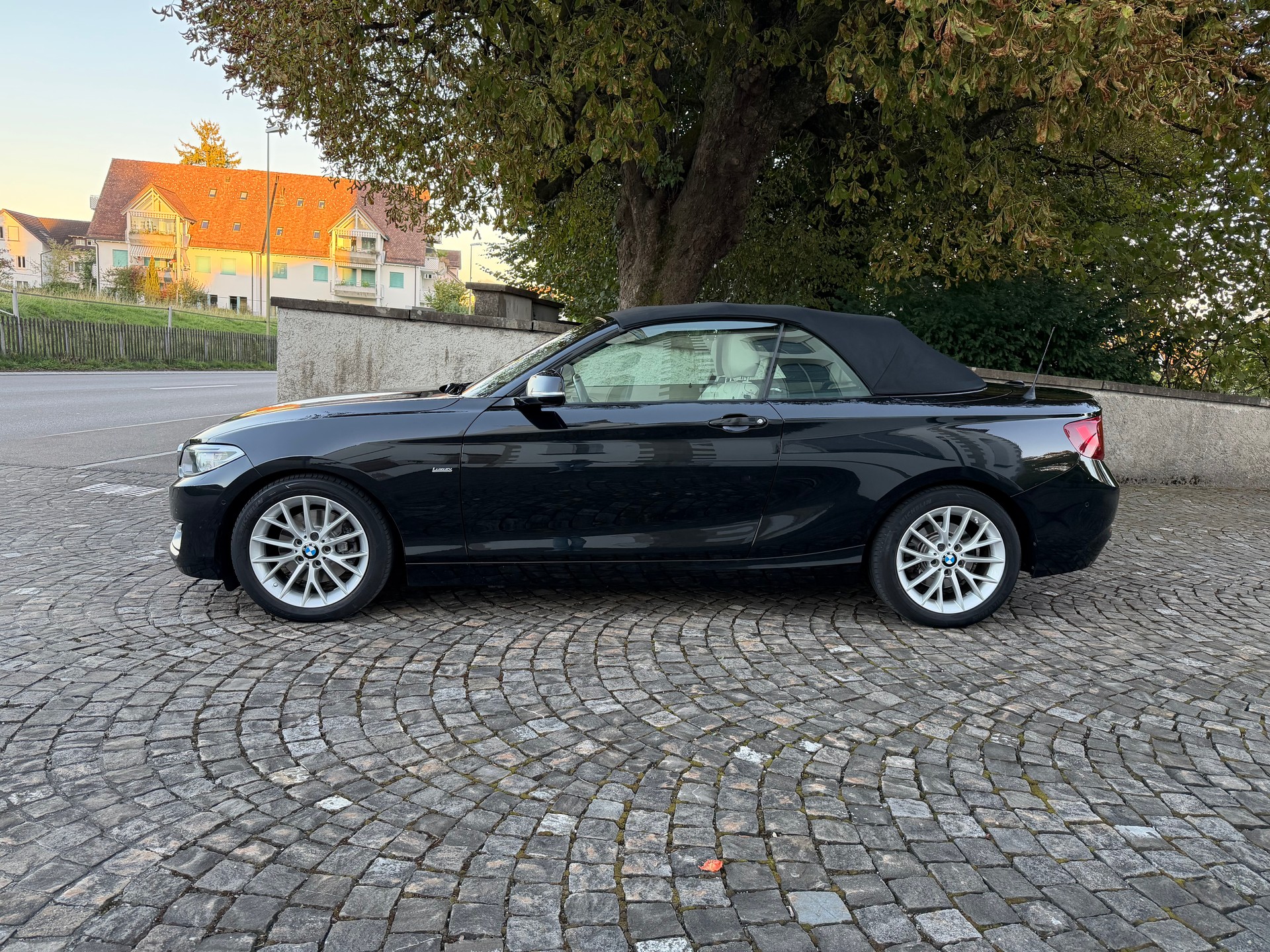 BMW 220d Luxury Line Steptronic / Frisch ab MFK / Service gepflegt bei BMW / 36 Monate Garantie exkl. / Leder / Navi / Xenon-image-9