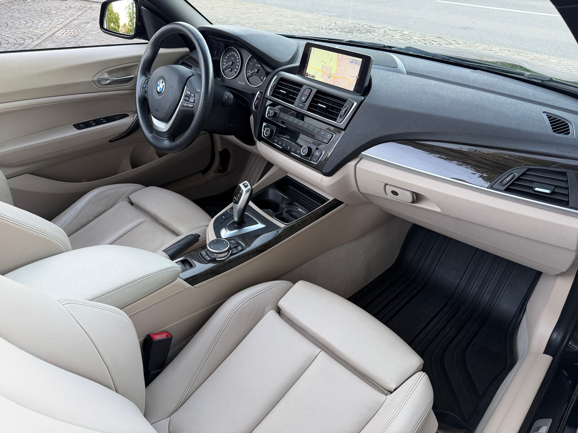 BMW 220d Luxury Line Steptronic / Frisch ab MFK / Service gepflegt bei BMW / 36 Monate Garantie exkl. / Leder / Navi / Xenon-image-11