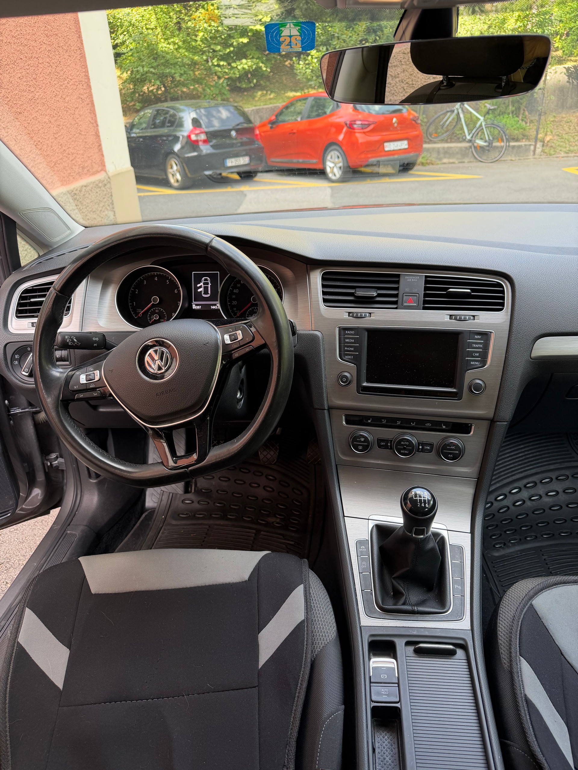 VW GOLF-image-4