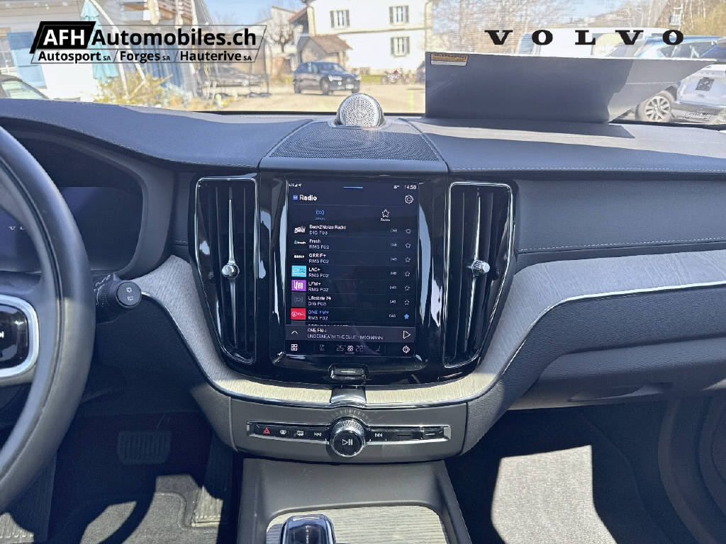 VOLVO XC60 2.0 T8 TE Inscription eAWD-image-12