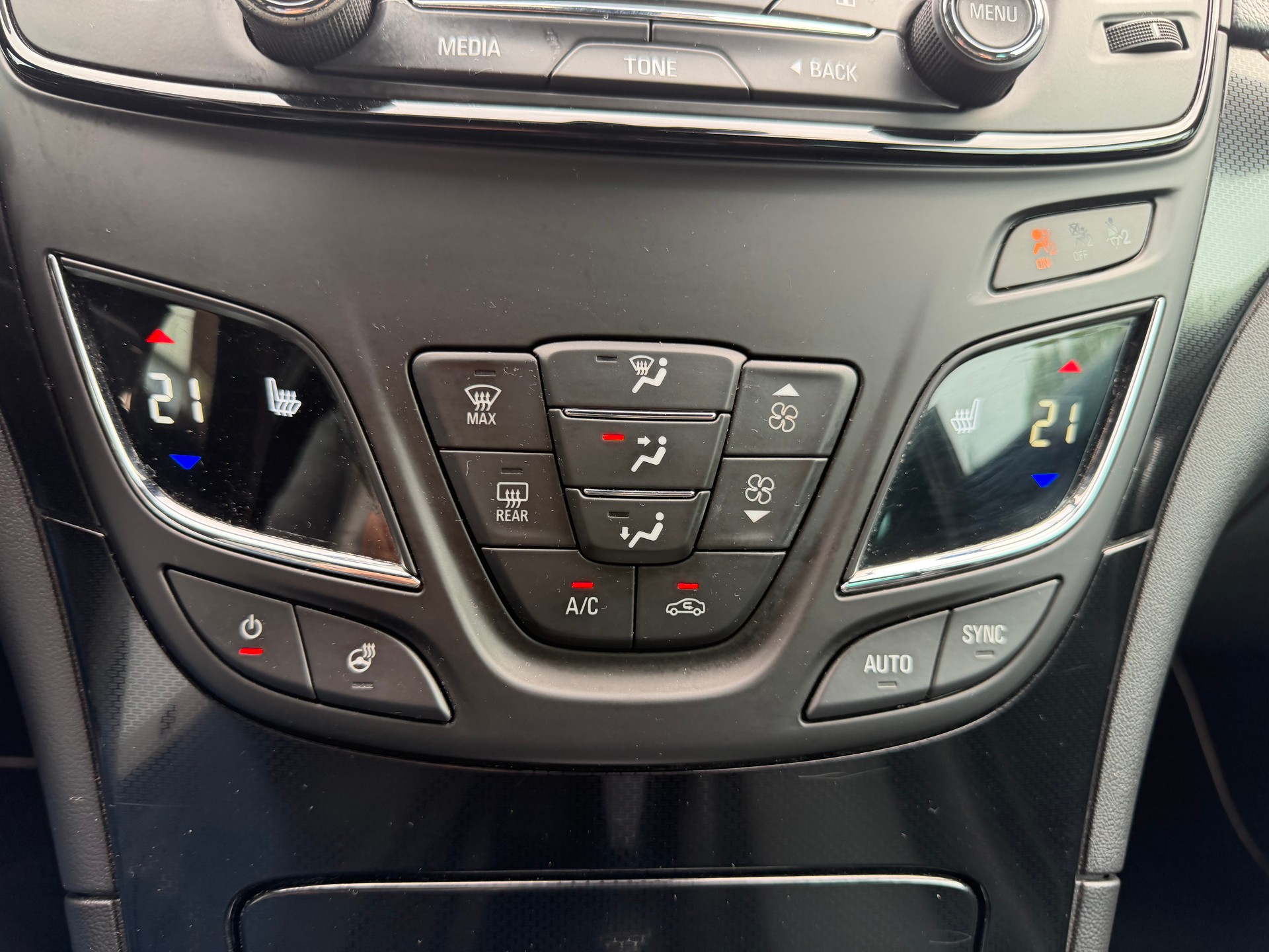 OPEL Insignia 2.8 Turbo OPC Unlimited 4WD Automatic-image-8