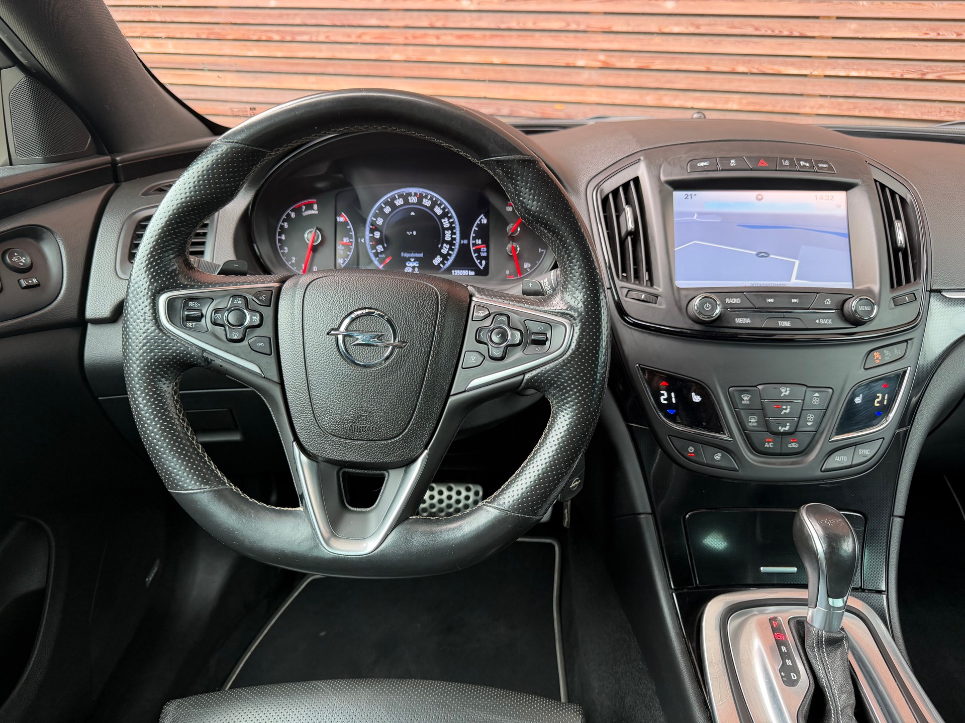 OPEL Insignia 2.8 Turbo OPC Unlimited 4WD Automatic-image-4