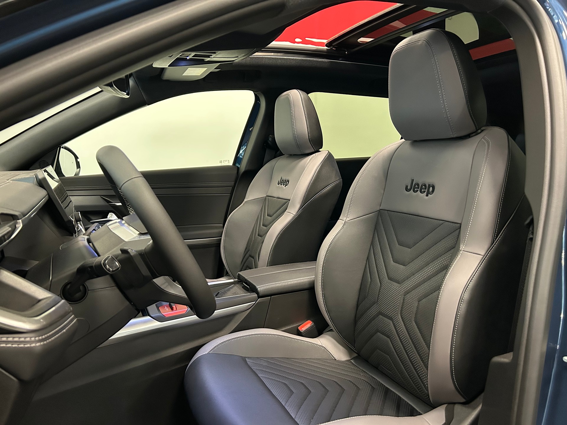 JEEP Compass 1.2 T e-Hybrid First Edition-image-9