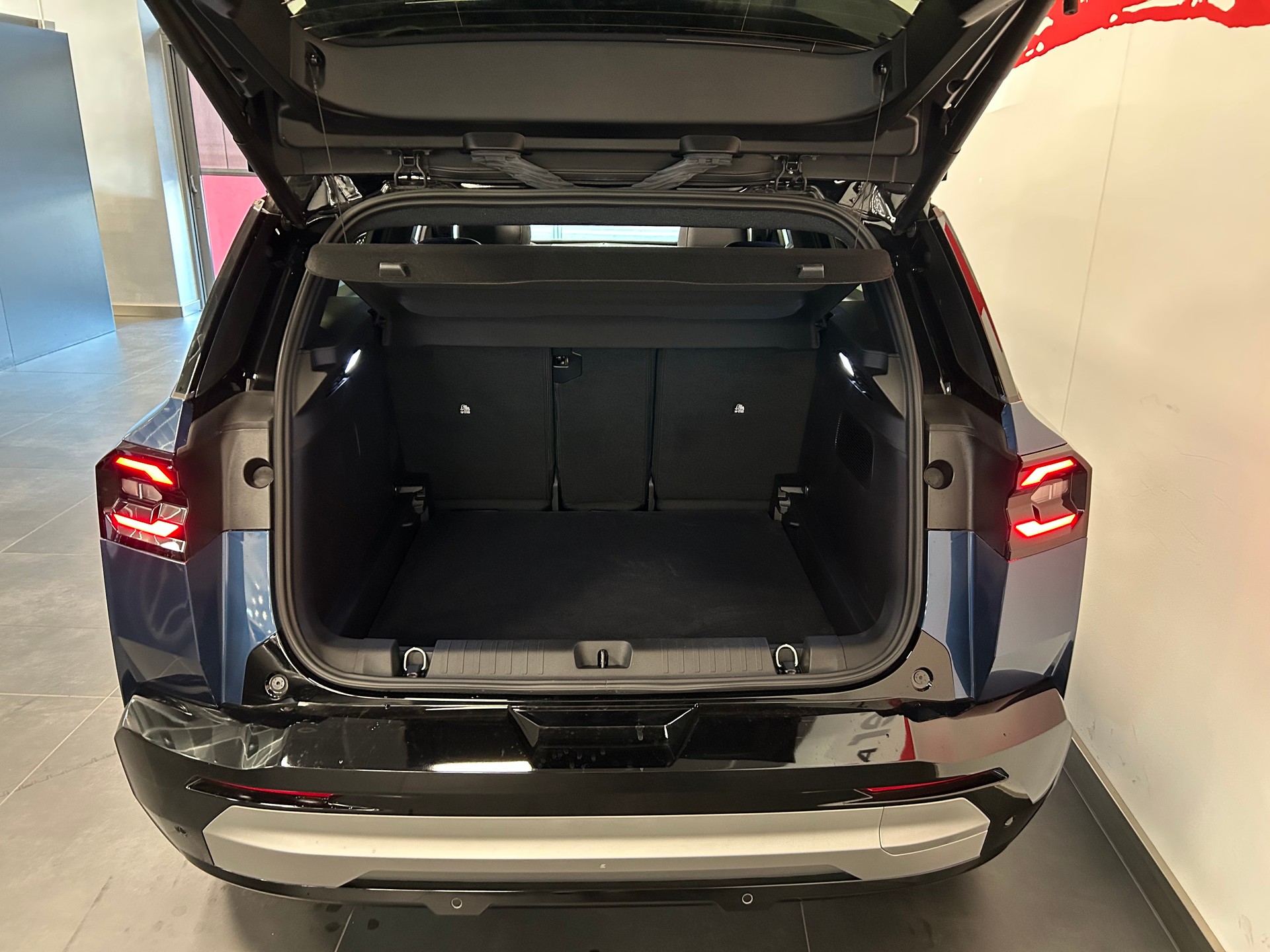 JEEP Compass 1.2 T e-Hybrid First Edition-image-22