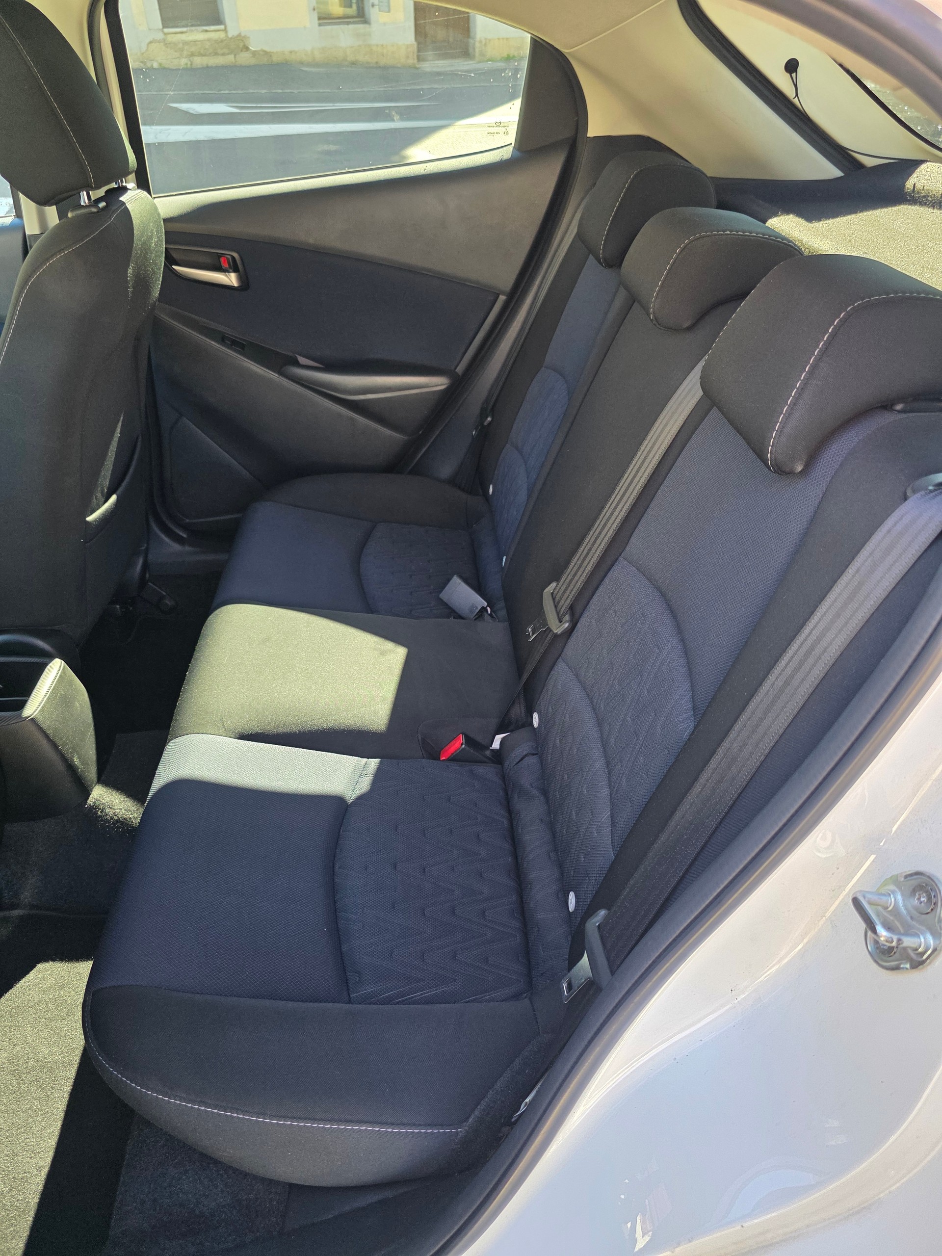 MAZDA 2 1.5i 16V Skyactiv-G Ambition Plus-image-9