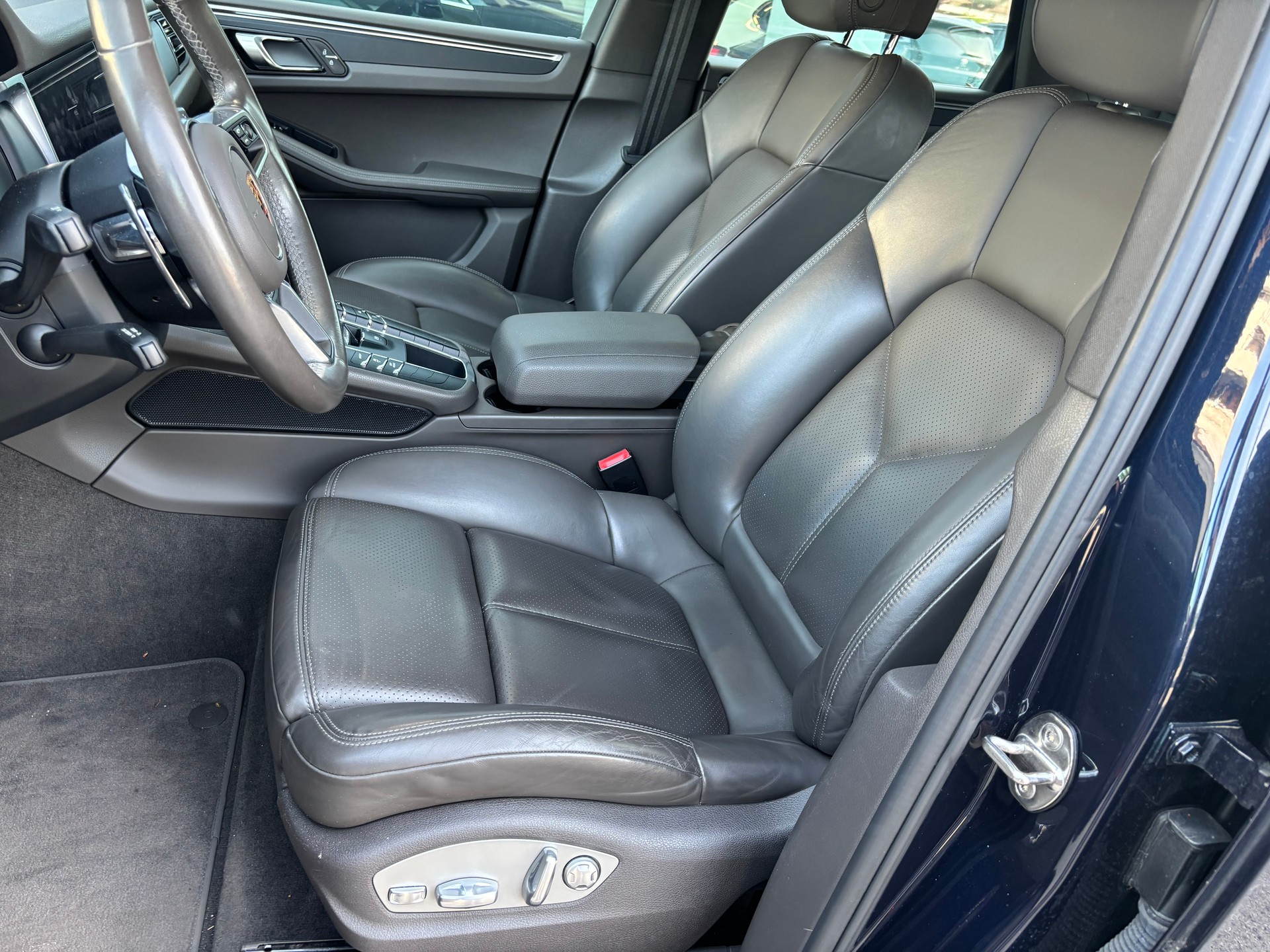 PORSCHE Macan PDK-image-11