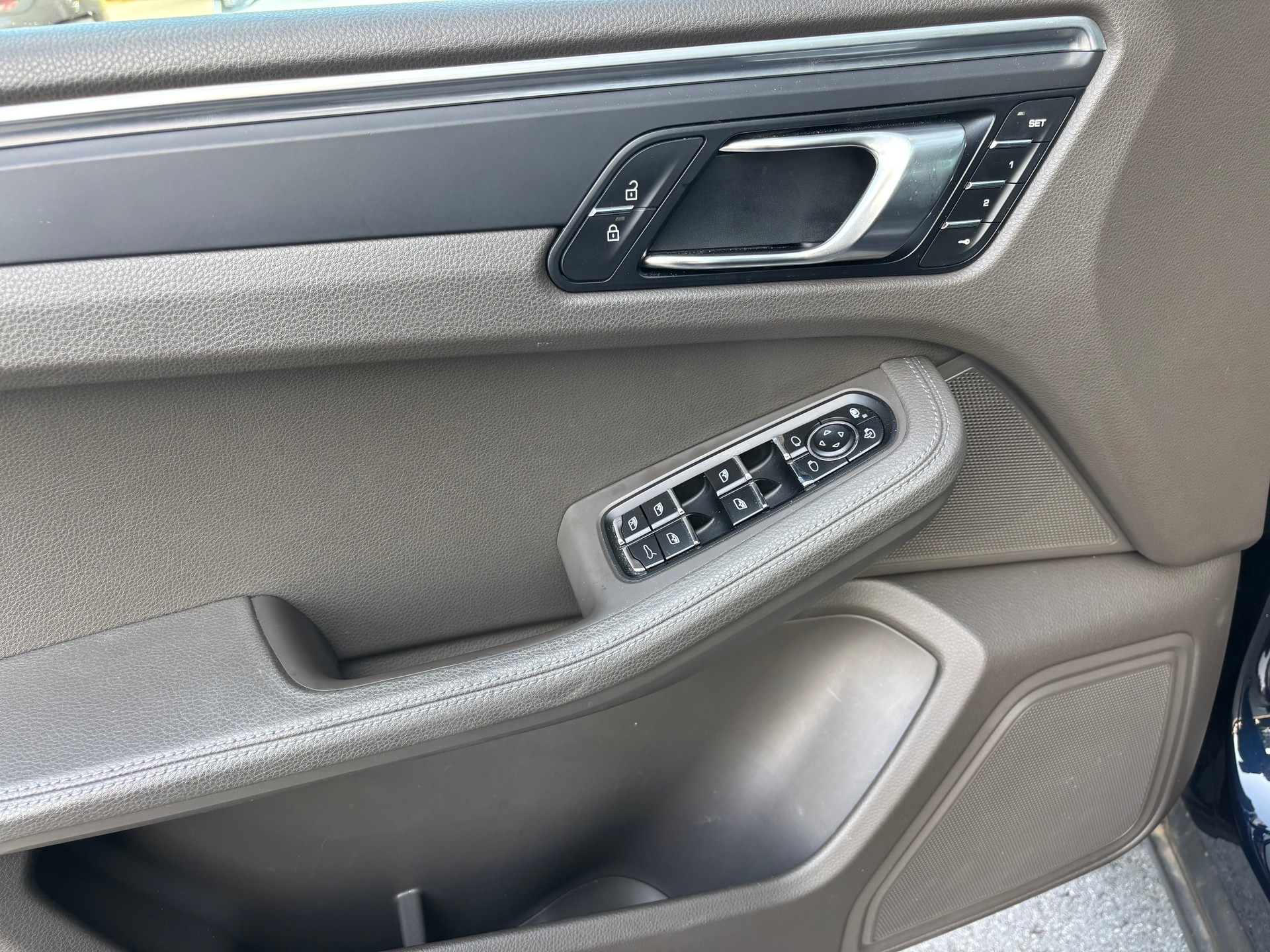 PORSCHE Macan PDK-image-14