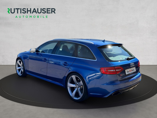AUDI RS4 Avant 4.2 FSI quattro-image-2
