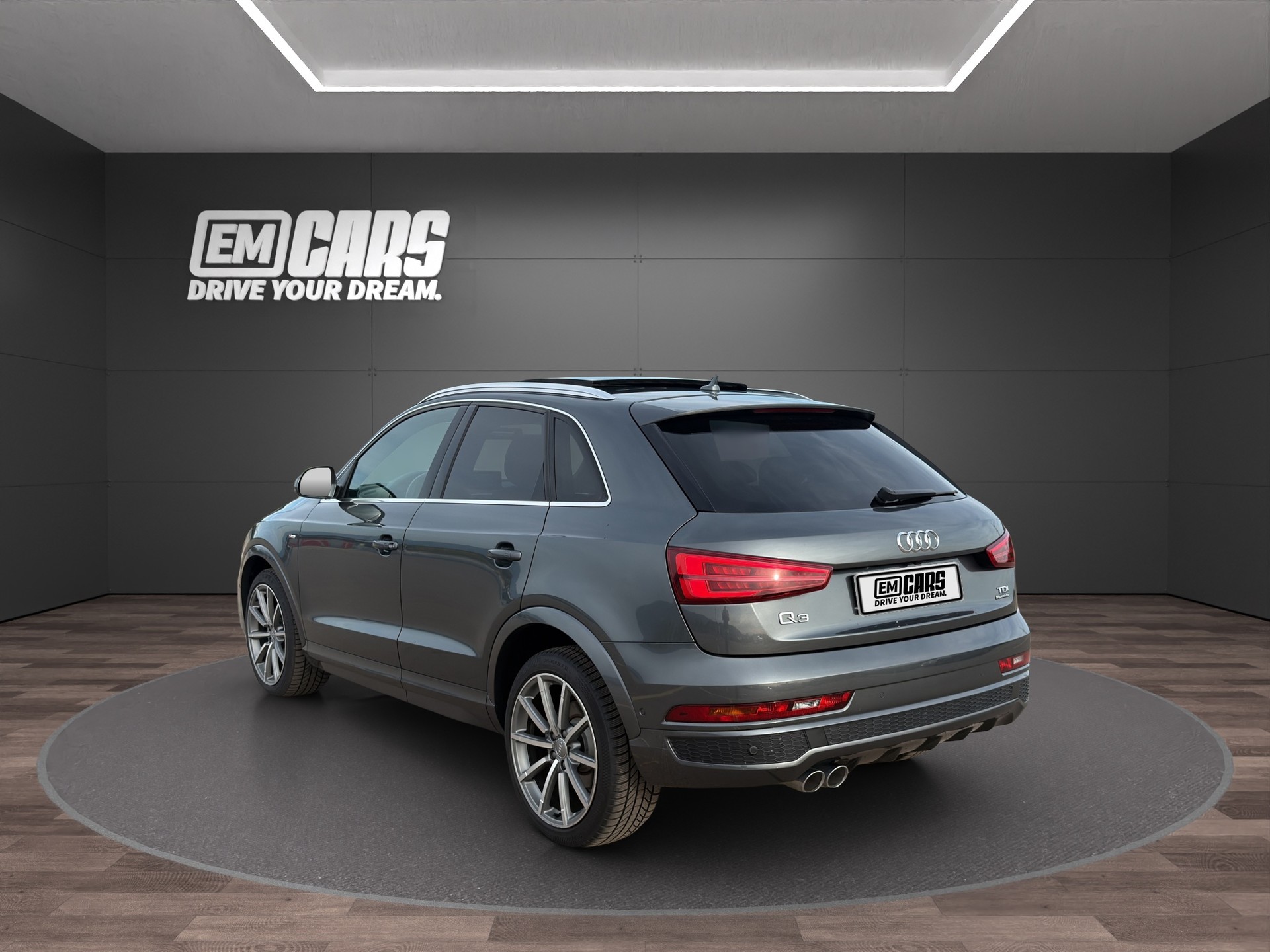 AUDI Q3 2.0 TDI quattro S-tronic-image-3