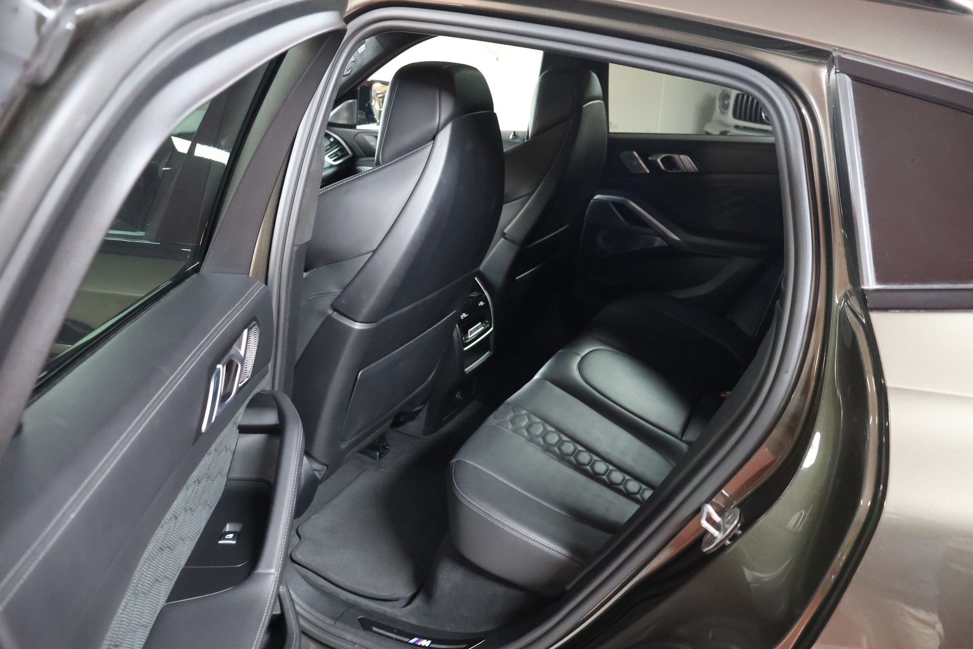 BMW X6M Steptronic M Competition-image-18