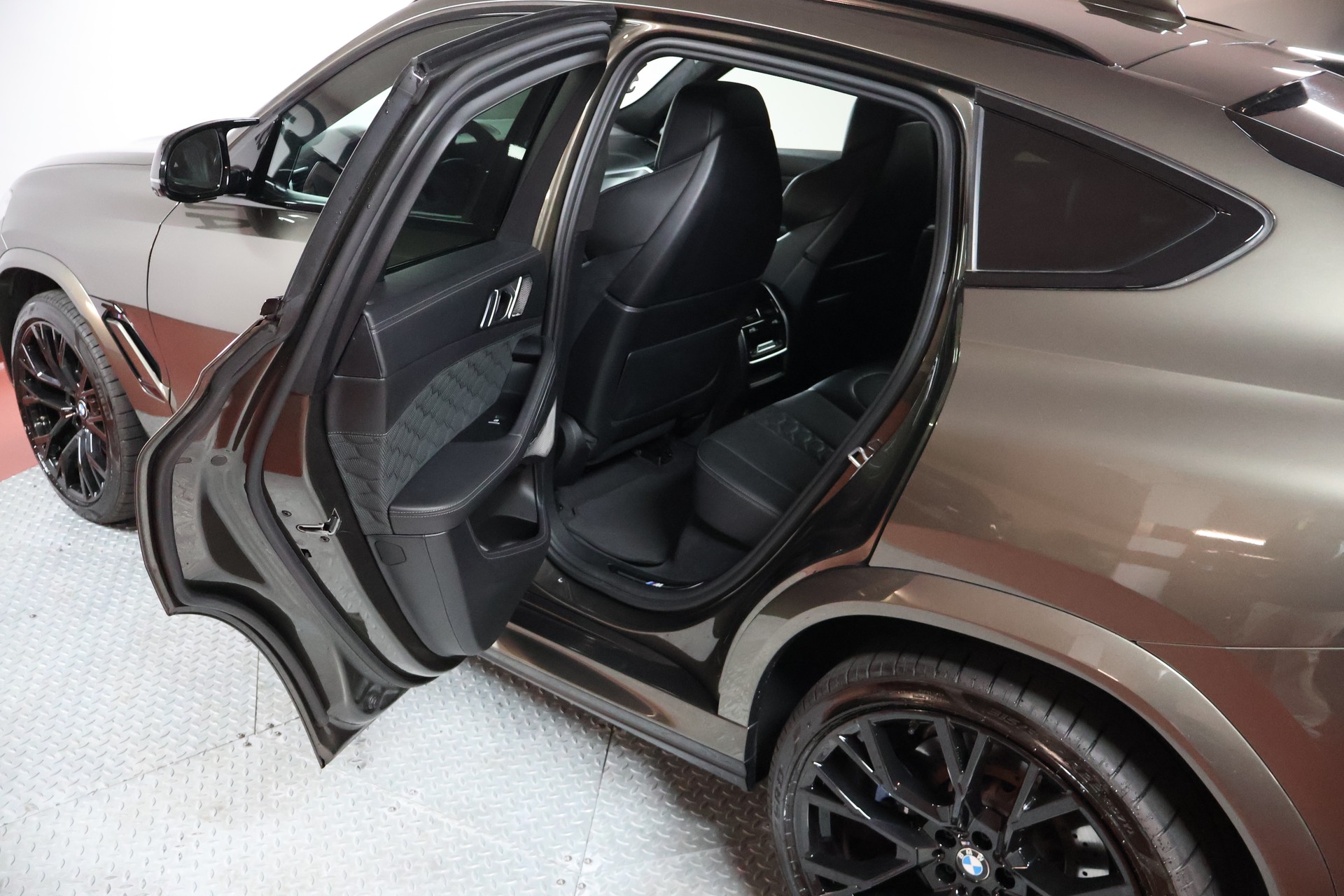 BMW X6M Steptronic M Competition-image-16
