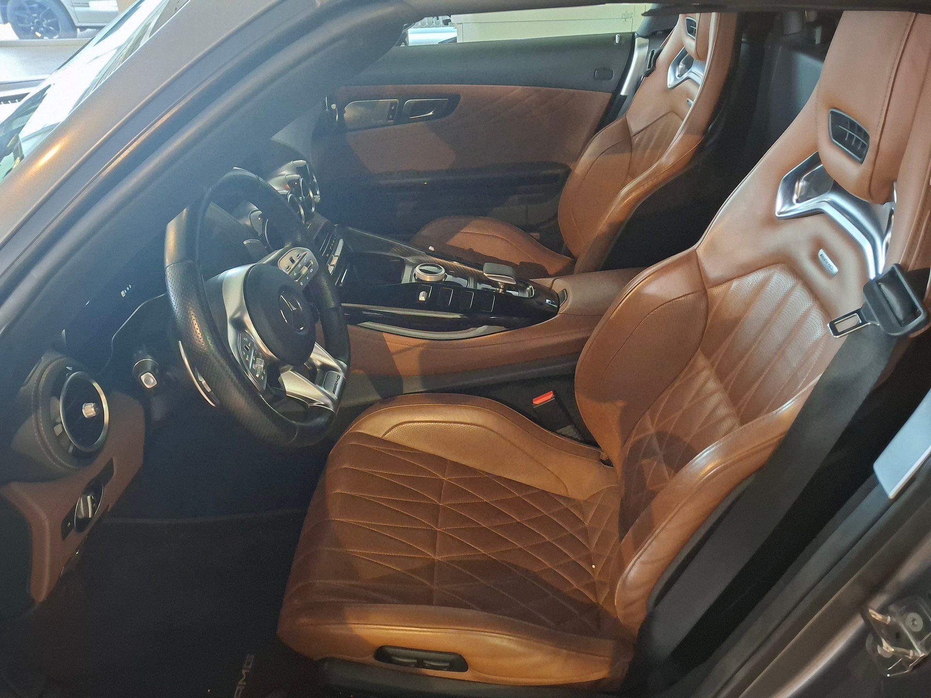 MERCEDES-BENZ AMG GT Roadster Speedshift DCT-image-9