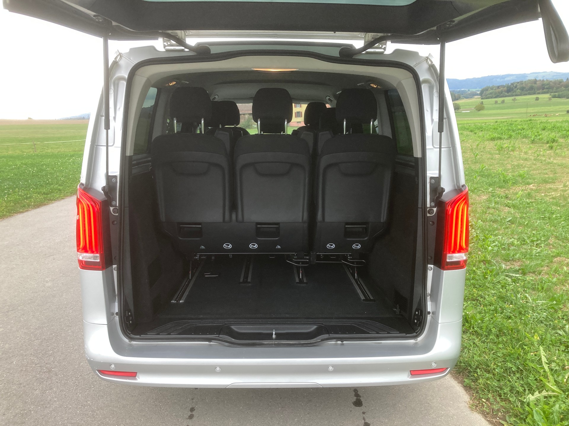 MERCEDES-BENZ Vito 116 CDI Lang Select Family Tourer 4Matic 9G-Tronic mit Anhängerkupplung-image-4