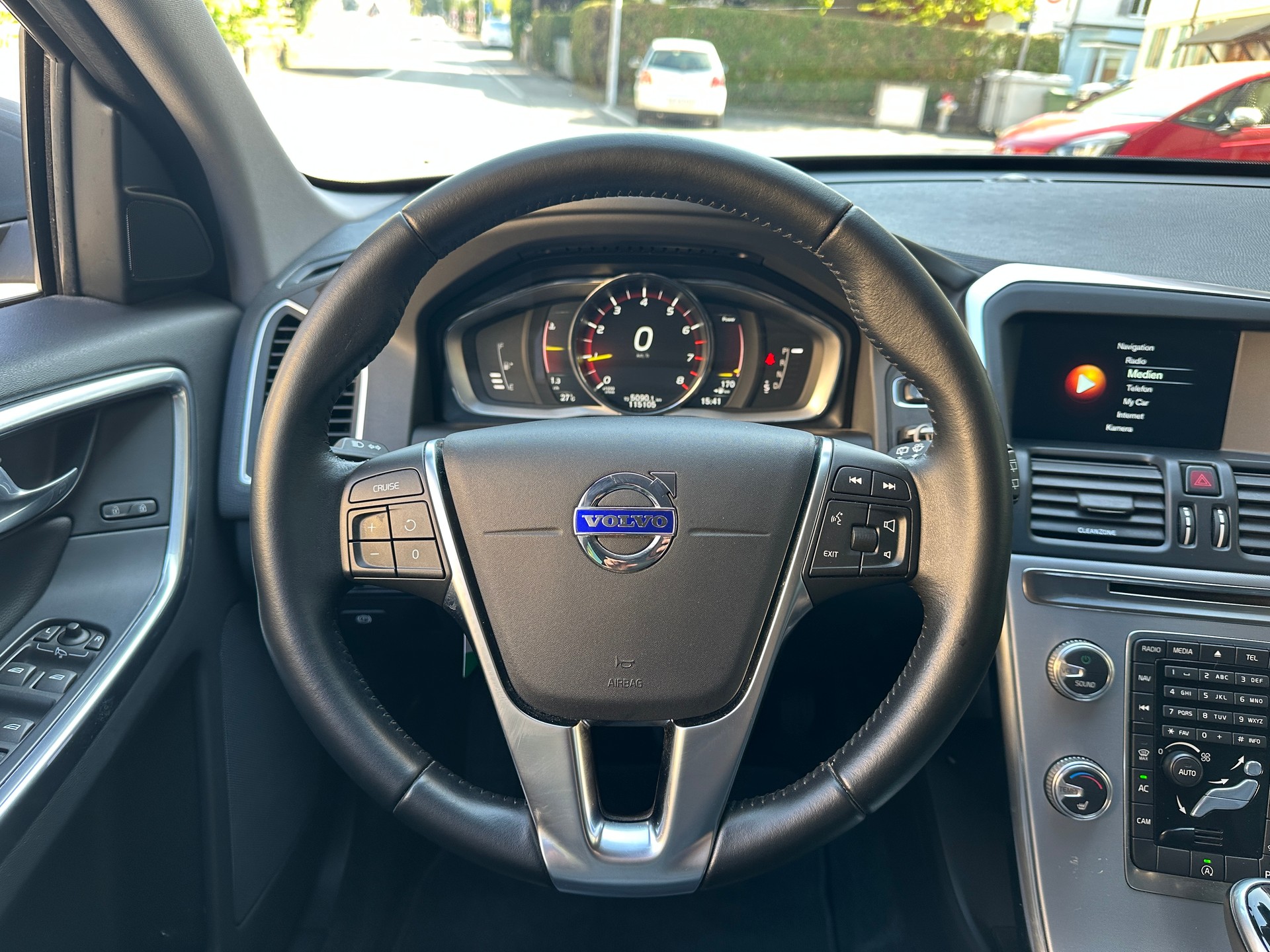 VOLVO XC60 T5 AWD Summum Geartronic-image-5