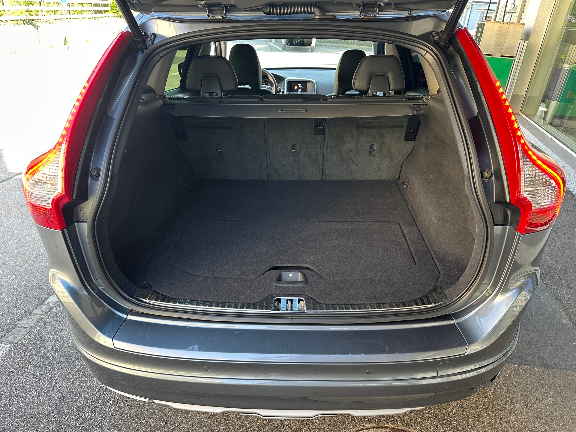 VOLVO XC60 T5 AWD Summum Geartronic-image-14