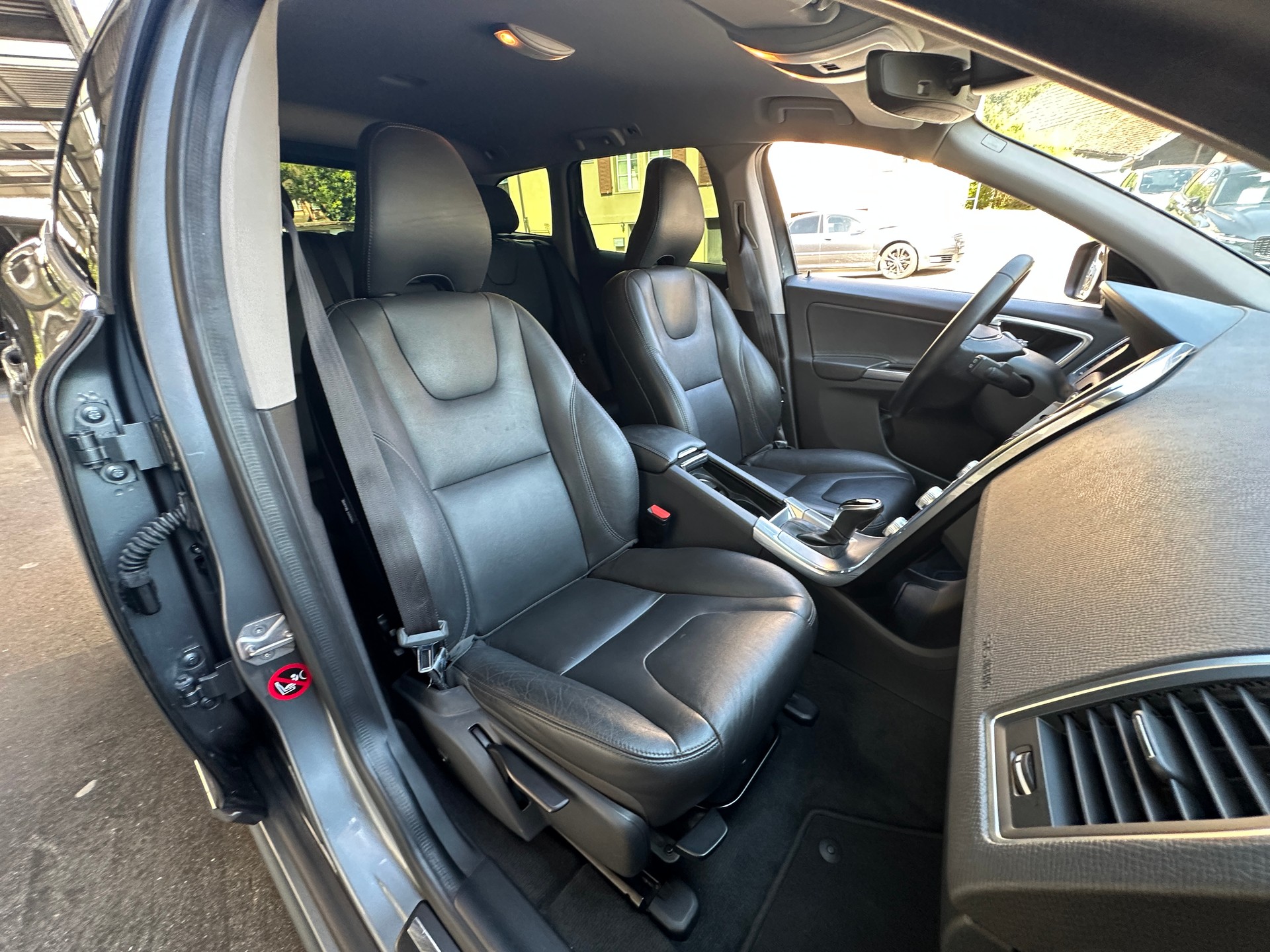 VOLVO XC60 T5 AWD Summum Geartronic-image-12
