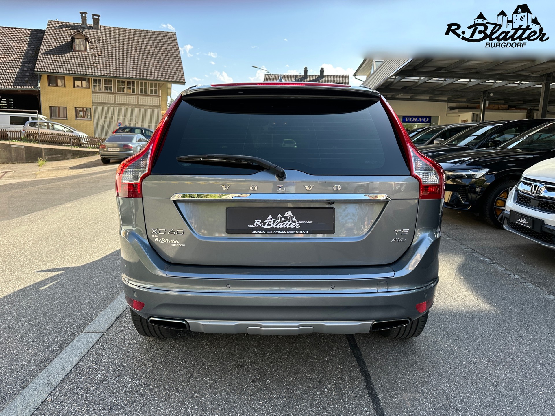 VOLVO XC60 T5 AWD Summum Geartronic-image-4
