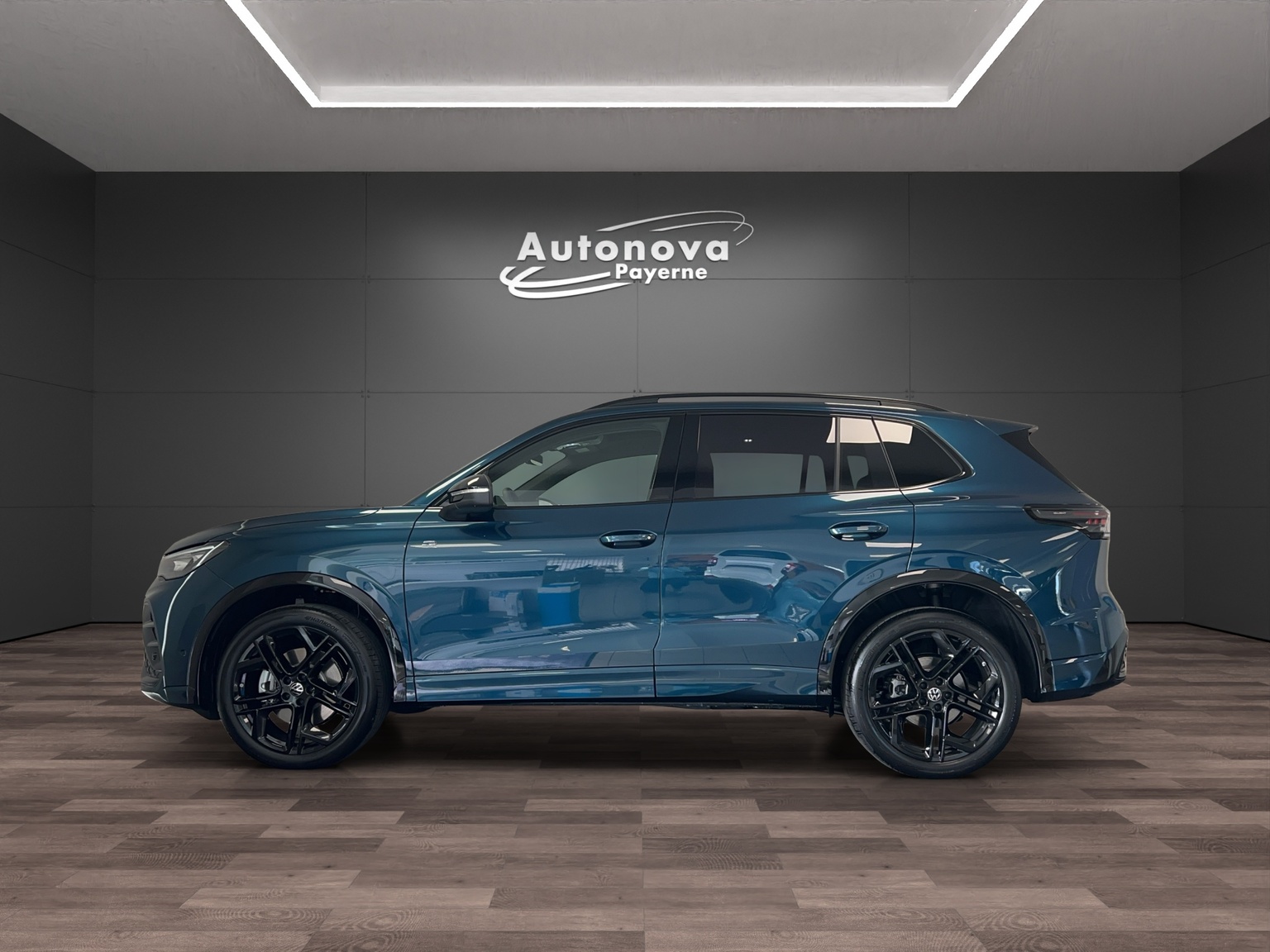 VW Tiguan 2.0 TSI DSG R-Line 4Motion-image-2