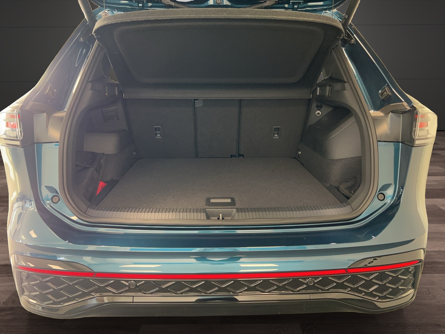 VW Tiguan 2.0 TSI DSG R-Line 4Motion-image-12