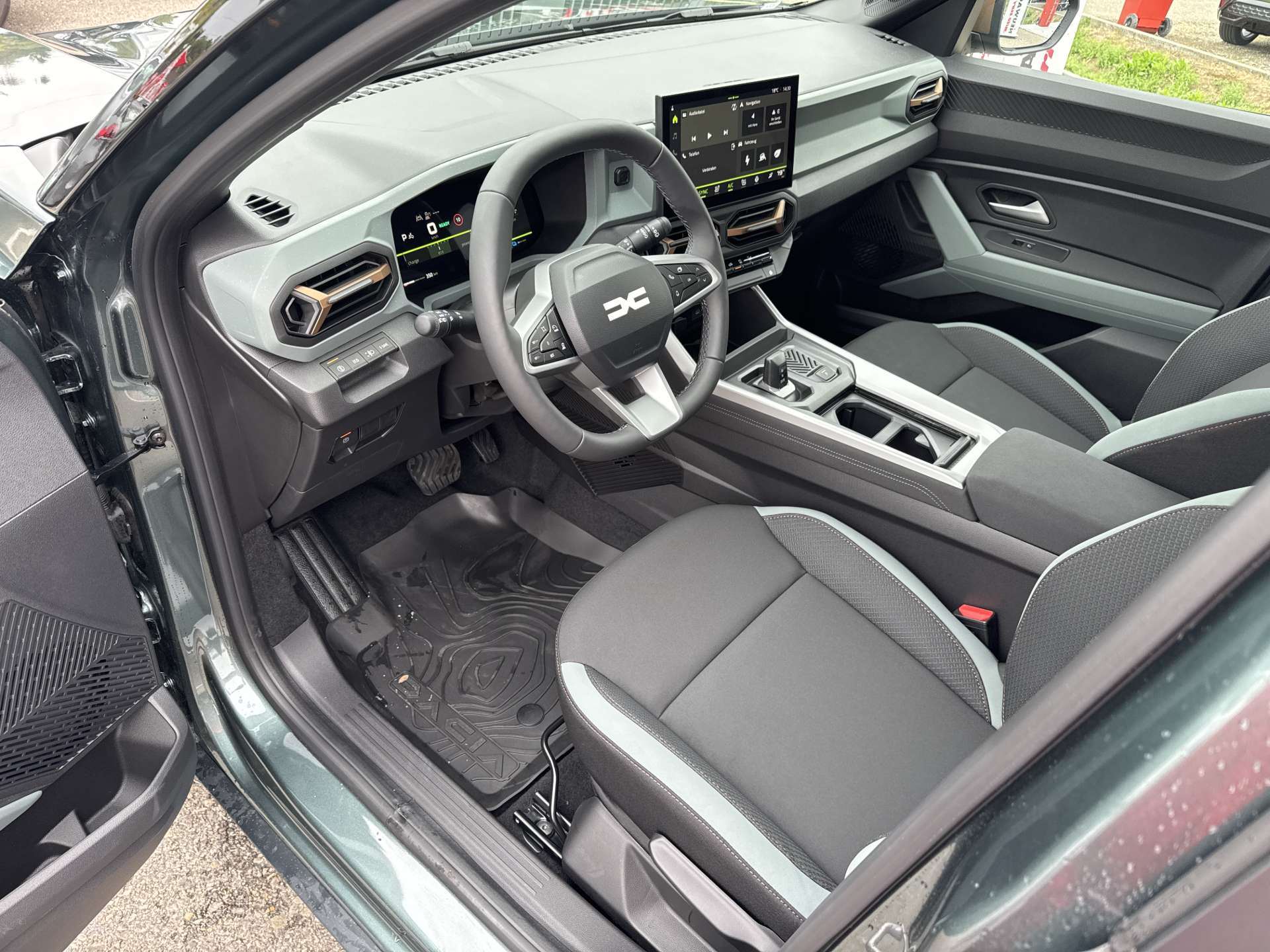 DACIA Bigster HEV 155 Extreme Automat-image-5