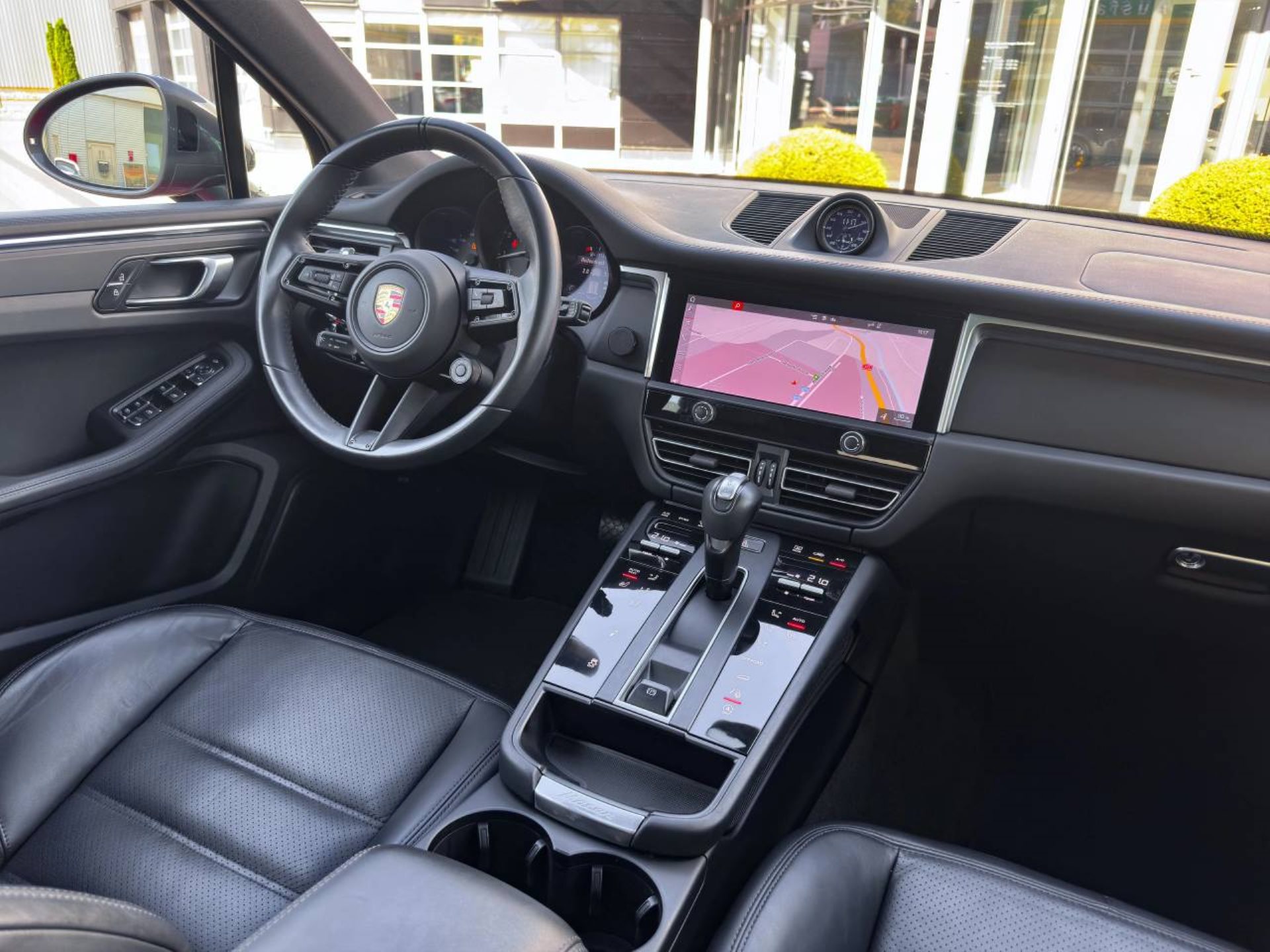 PORSCHE Macan T-image-21