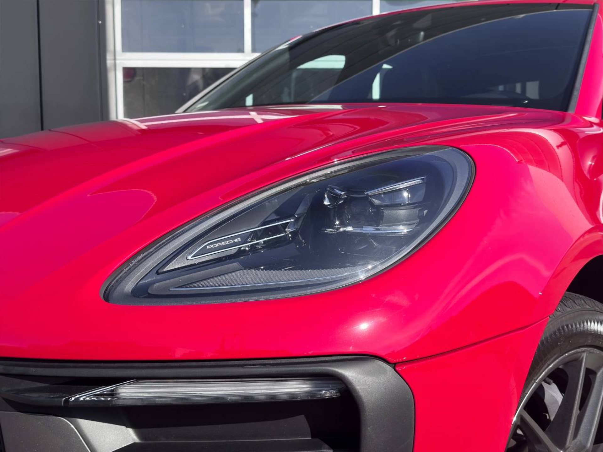 PORSCHE Macan T-image-30